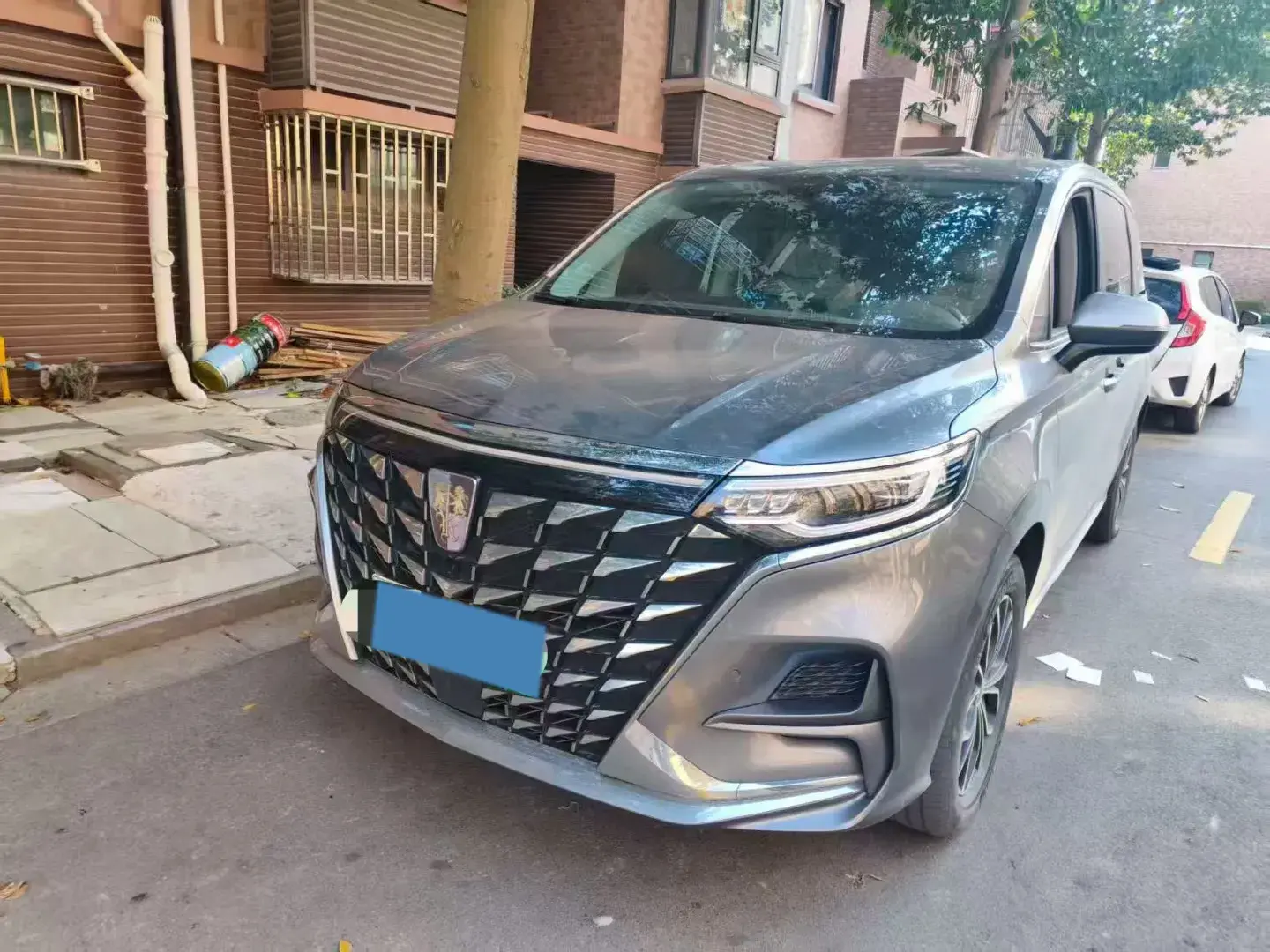 2022 ROEWE IMAX8 view 1