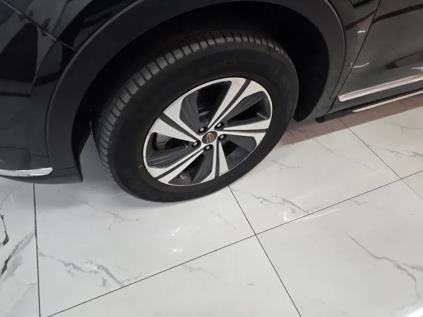 2019 HONGQI HS5 thumbnail 3