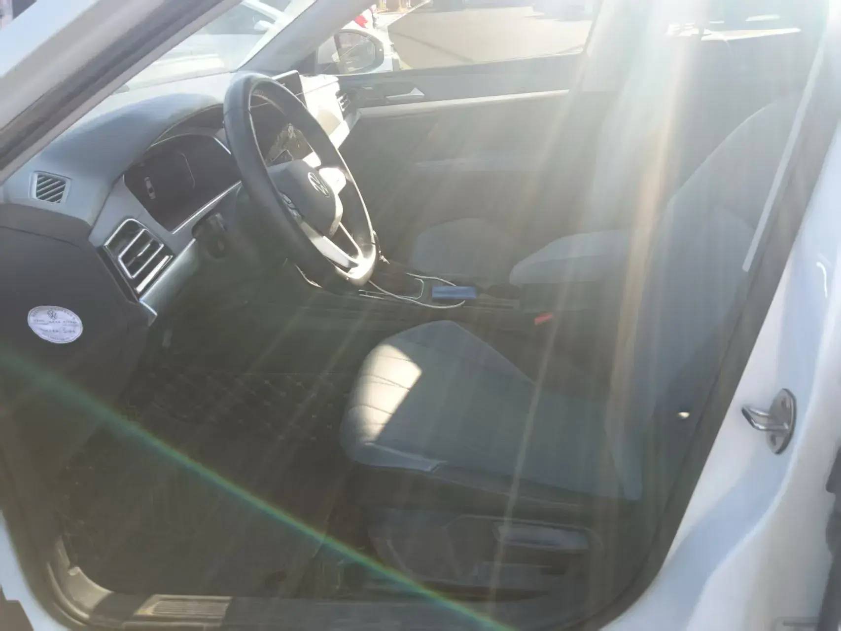 2023 VOLKSWAGEN LAVIDA thumbnail 3