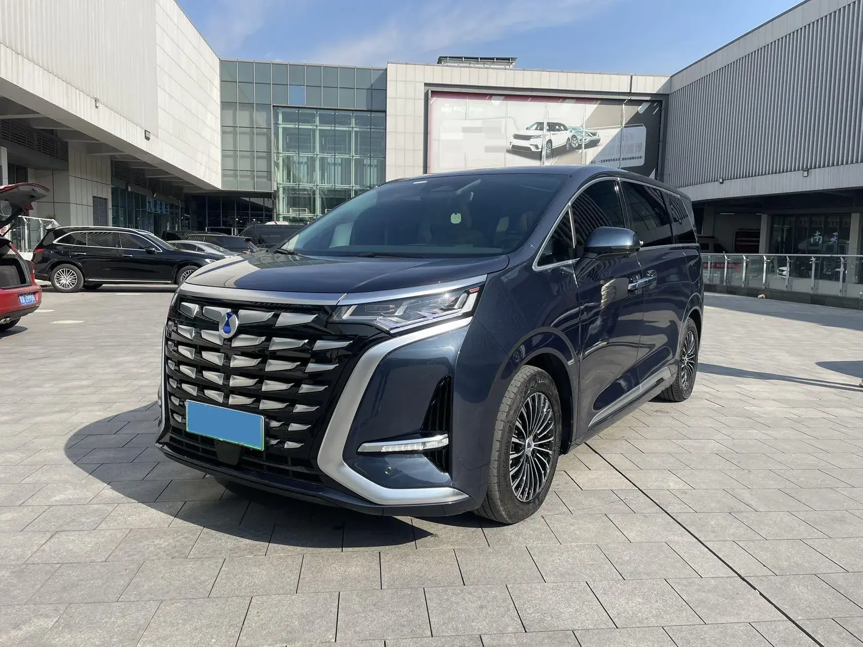 2022 DENZA D9 view 1