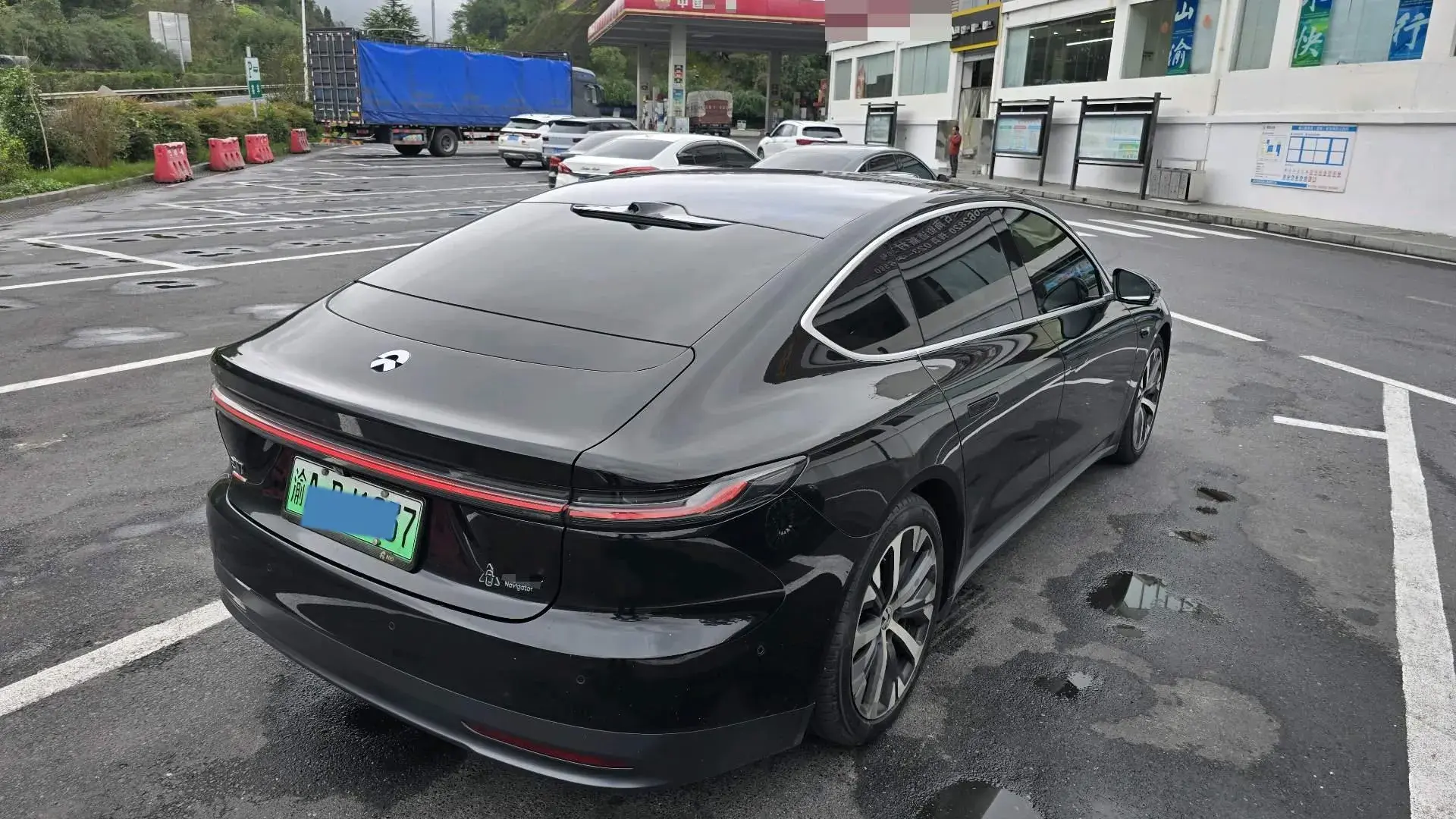 2021 VOLKSWAGEN ID.6 thumbnail 3