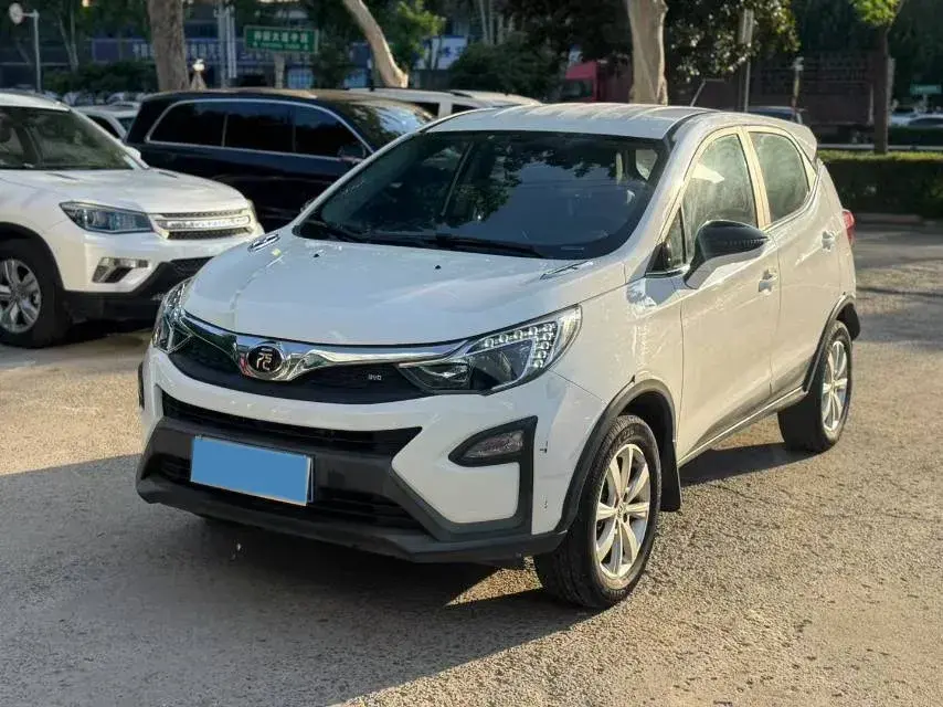 2017 BYD YUAN view 1