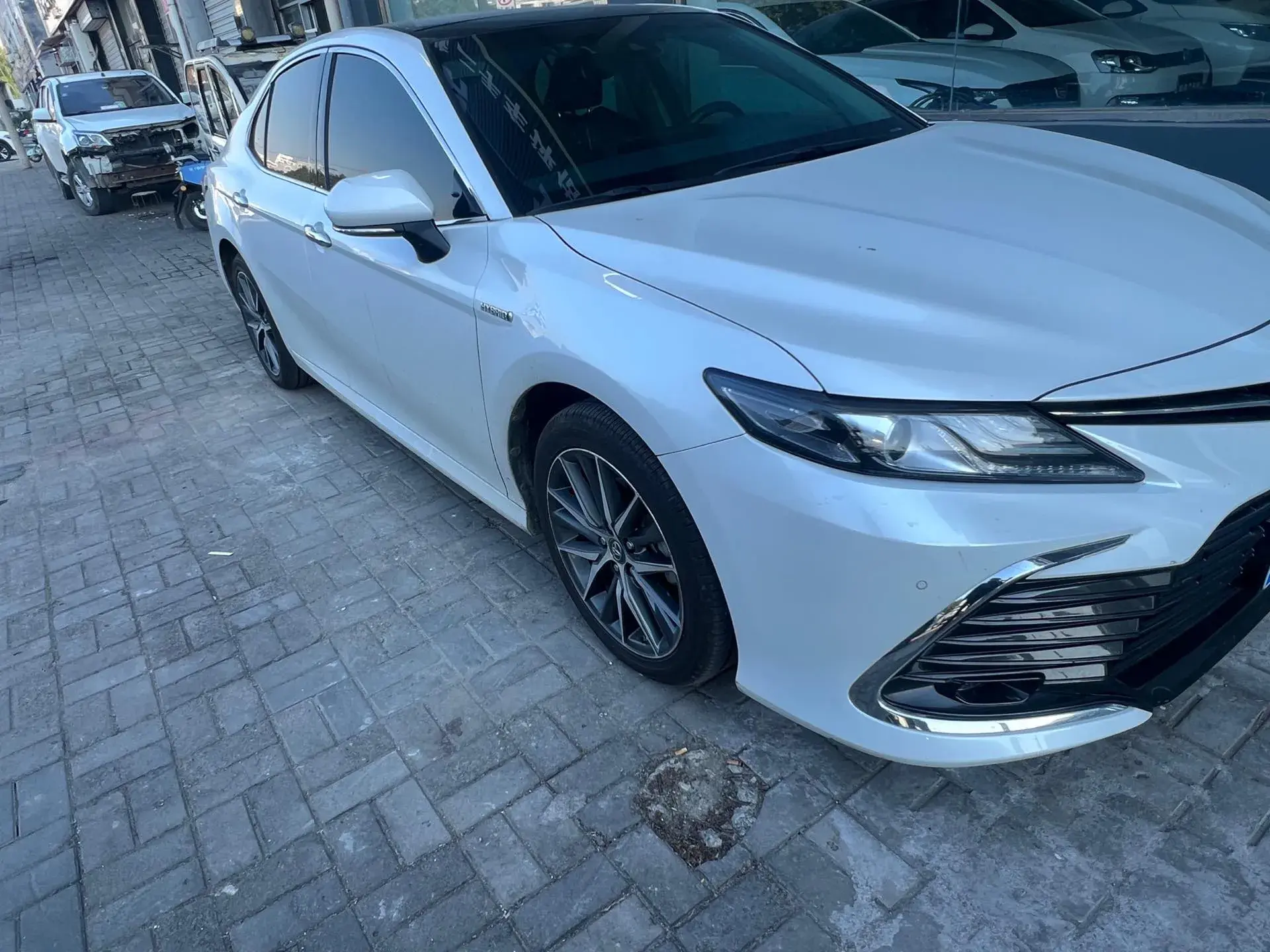 2023 TOYOTA CAMRY thumbnail 3