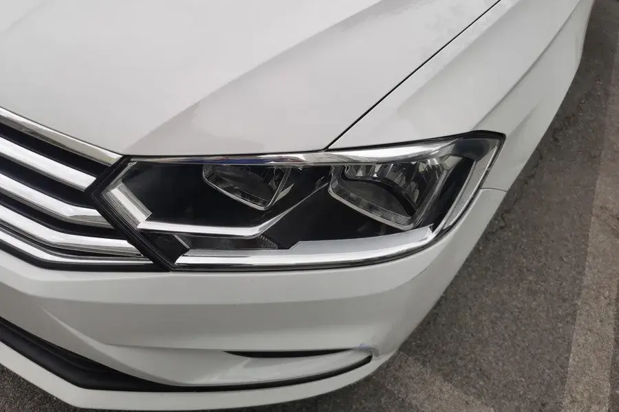 2019 VOLKSWAGEN BORA thumbnail 4