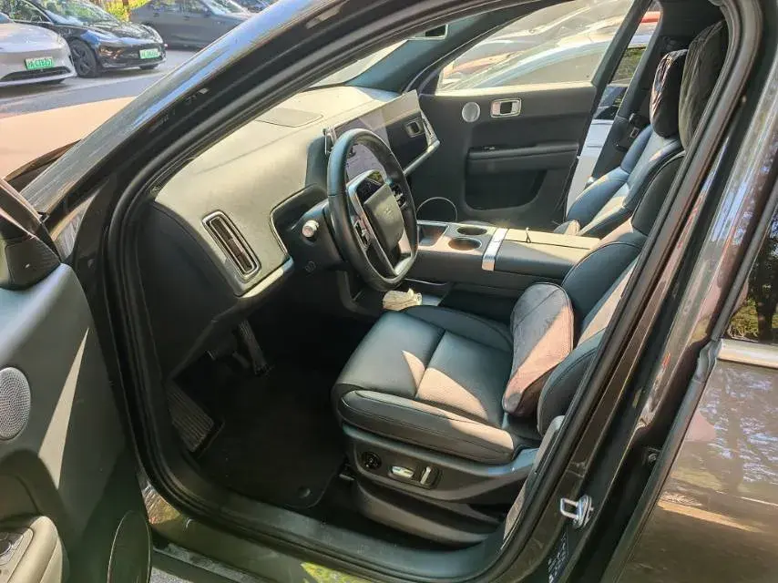 2024 LI L6 thumbnail 2