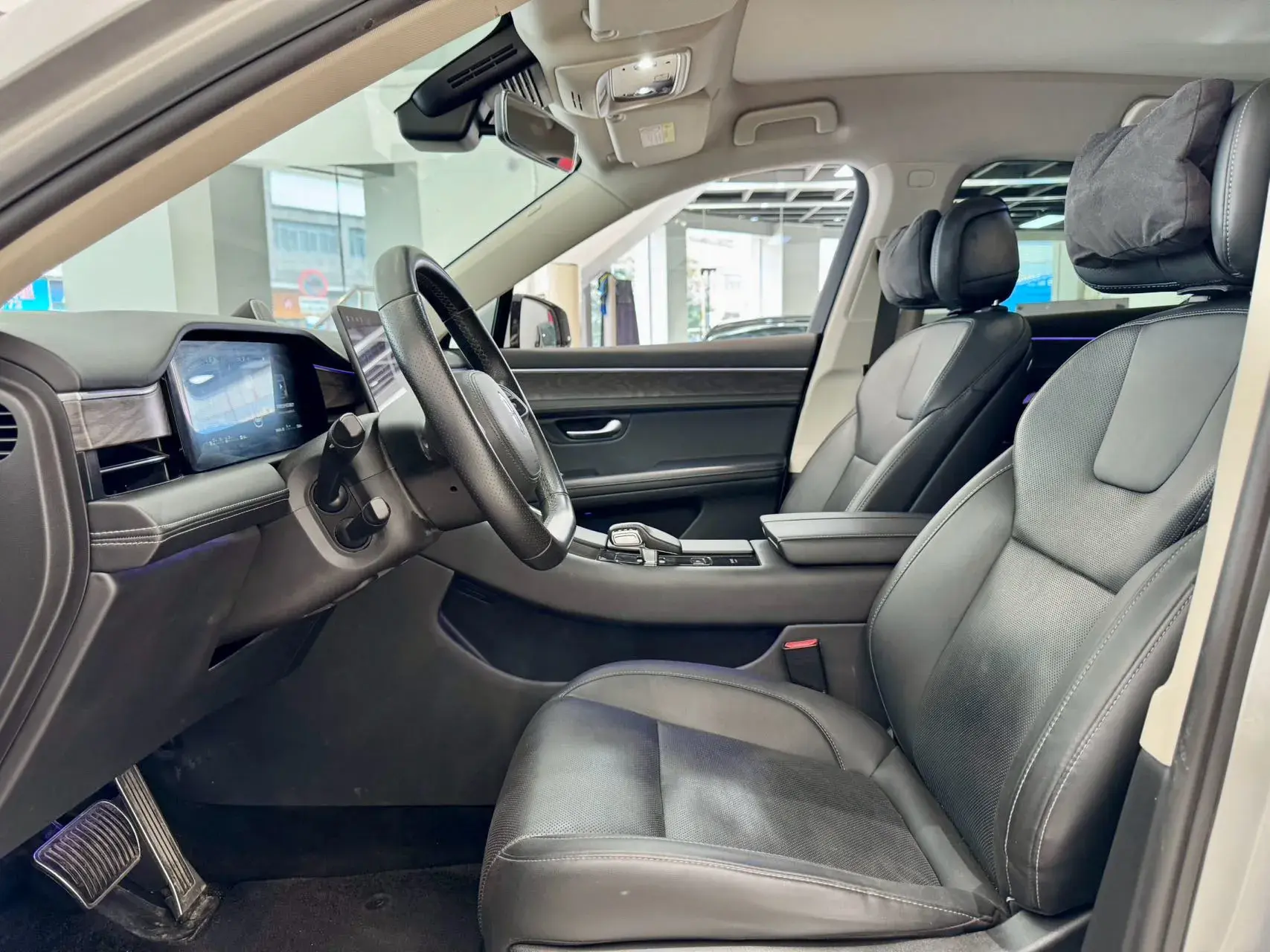 2022 AITO AITO thumbnail 4