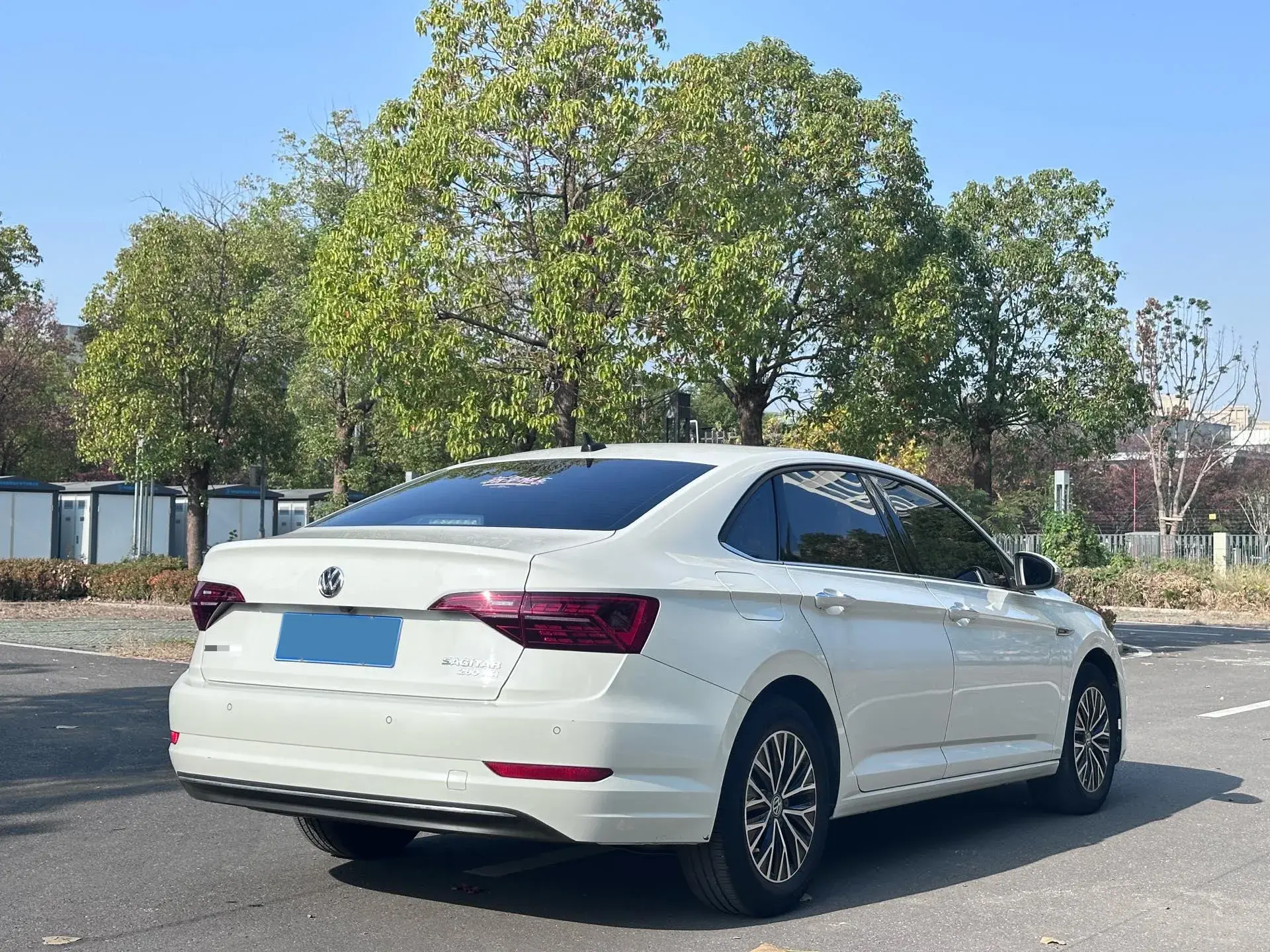 2021 VOLKSWAGEN SAGITAR thumbnail 3