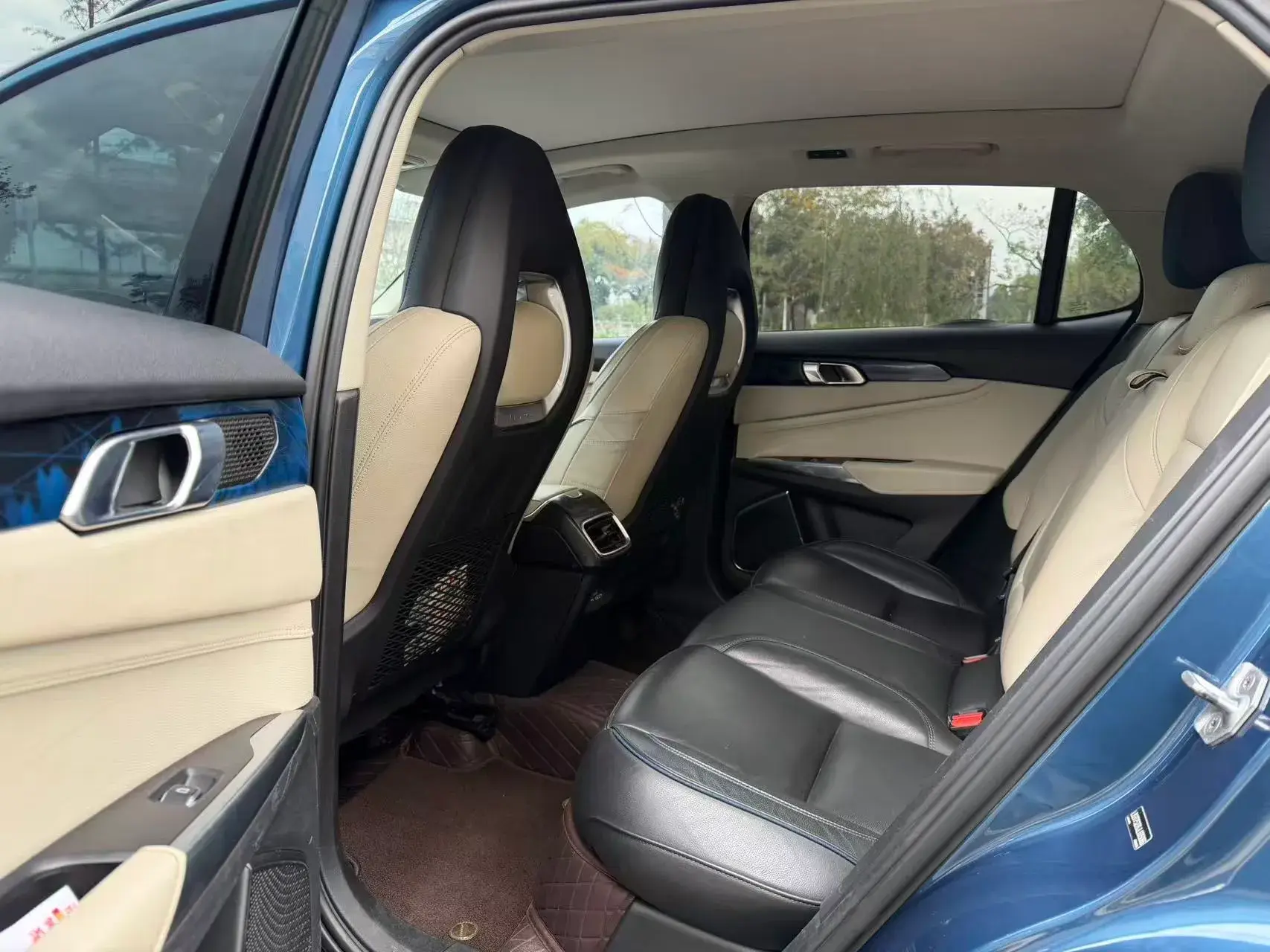 2018 LYNK&CO 01 thumbnail 4