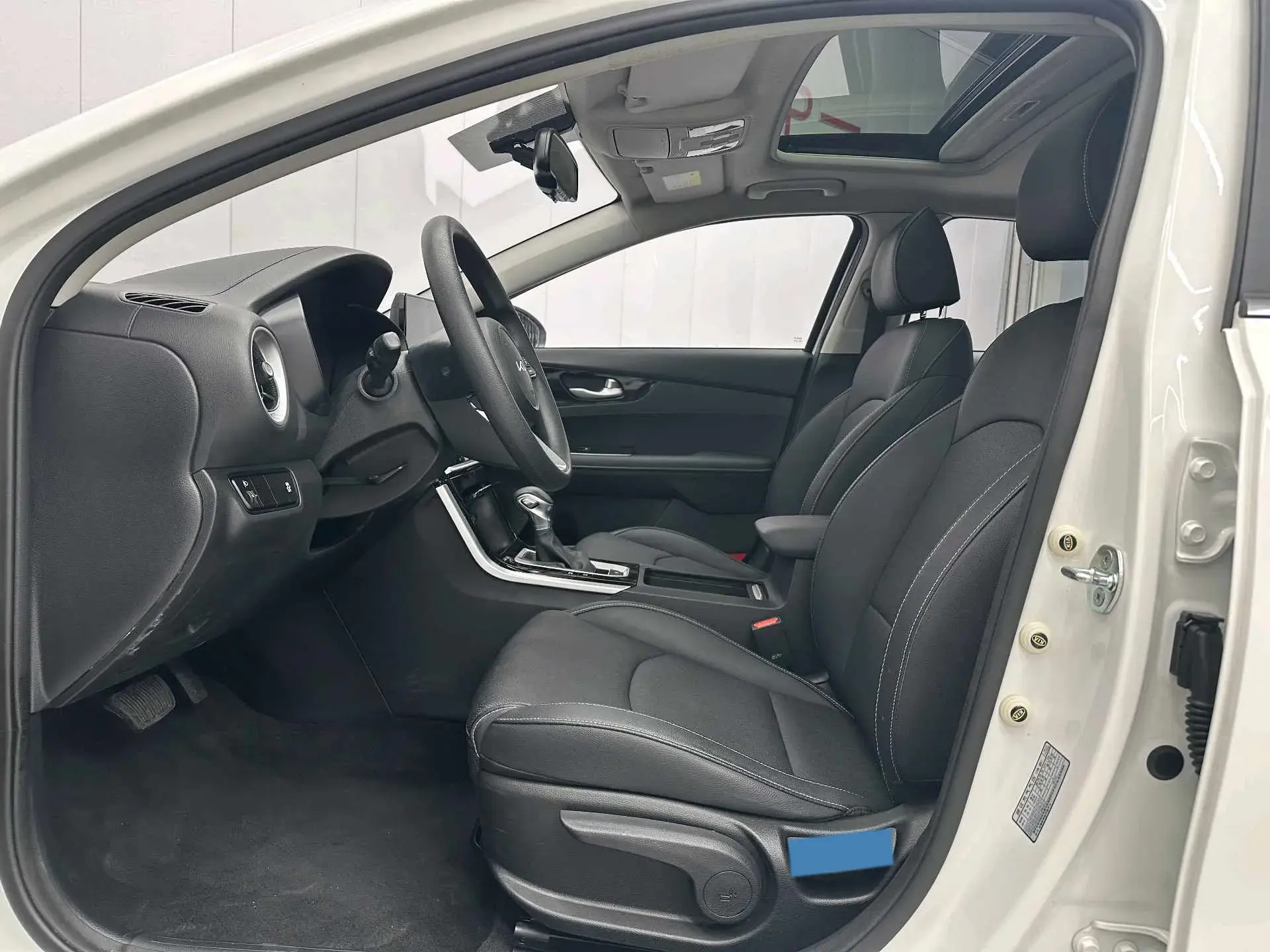 2021 KIA K3 thumbnail 4