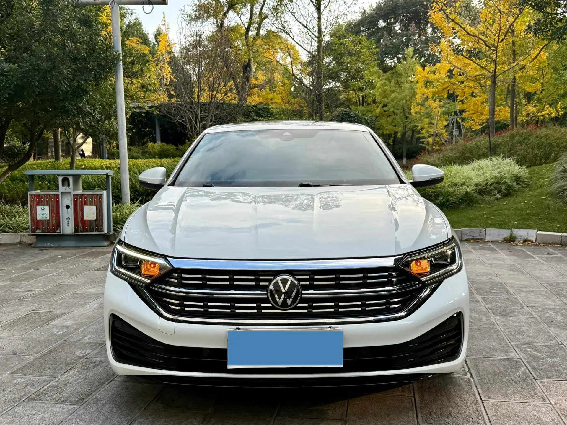 2023 VOLKSWAGEN SAGITAR thumbnail 2
