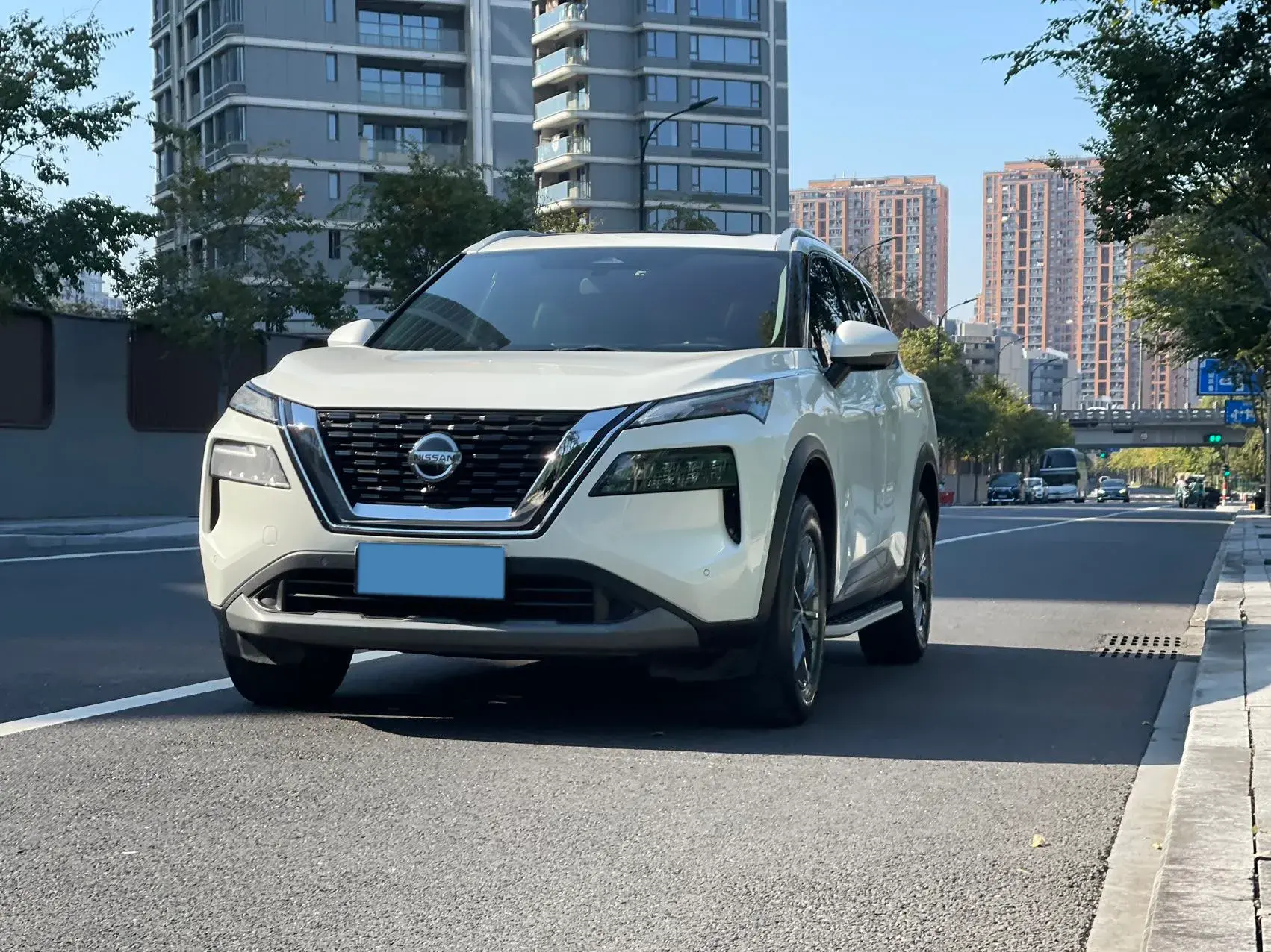 2021 NISSAN X-TRAIL view 1