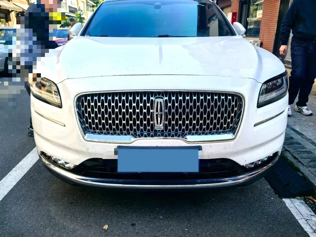 2021 LINCOLN NAUTILUS thumbnail 2