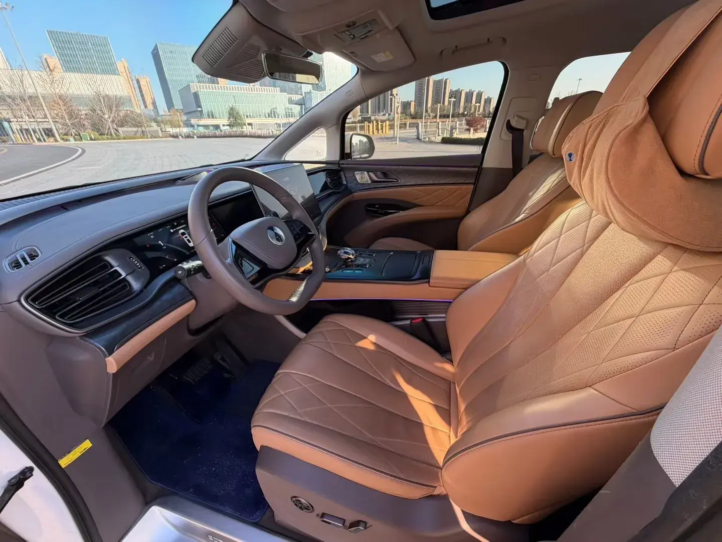 2022 DENZA D9 thumbnail 4