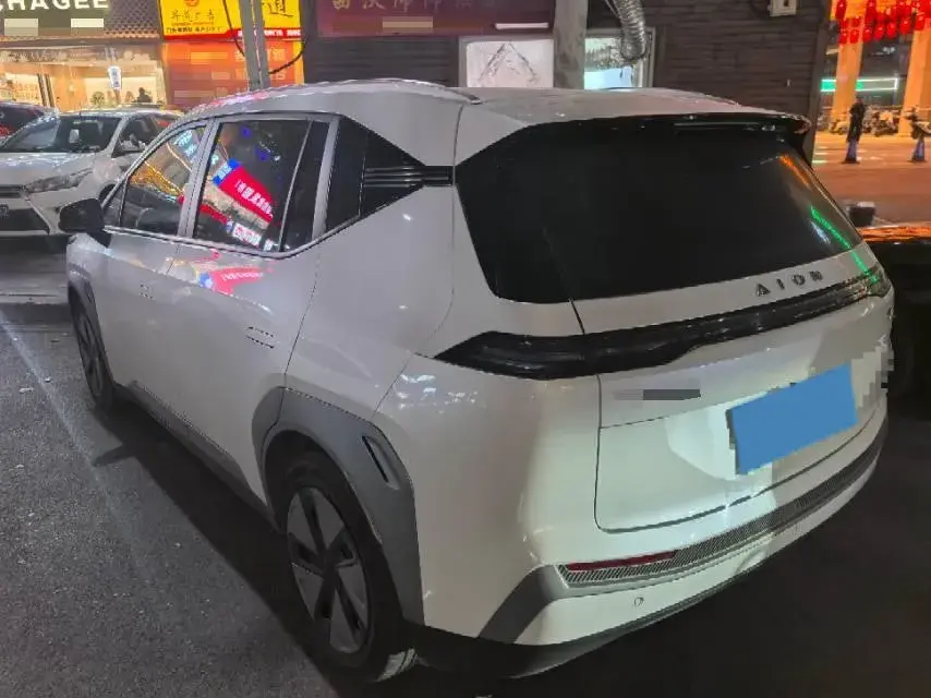 2023 AION Y thumbnail 2