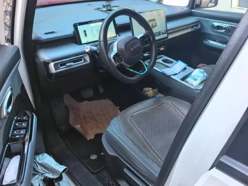 2023 AION Y thumbnail 3