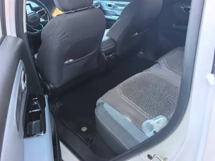 2023 AION Y thumbnail 4