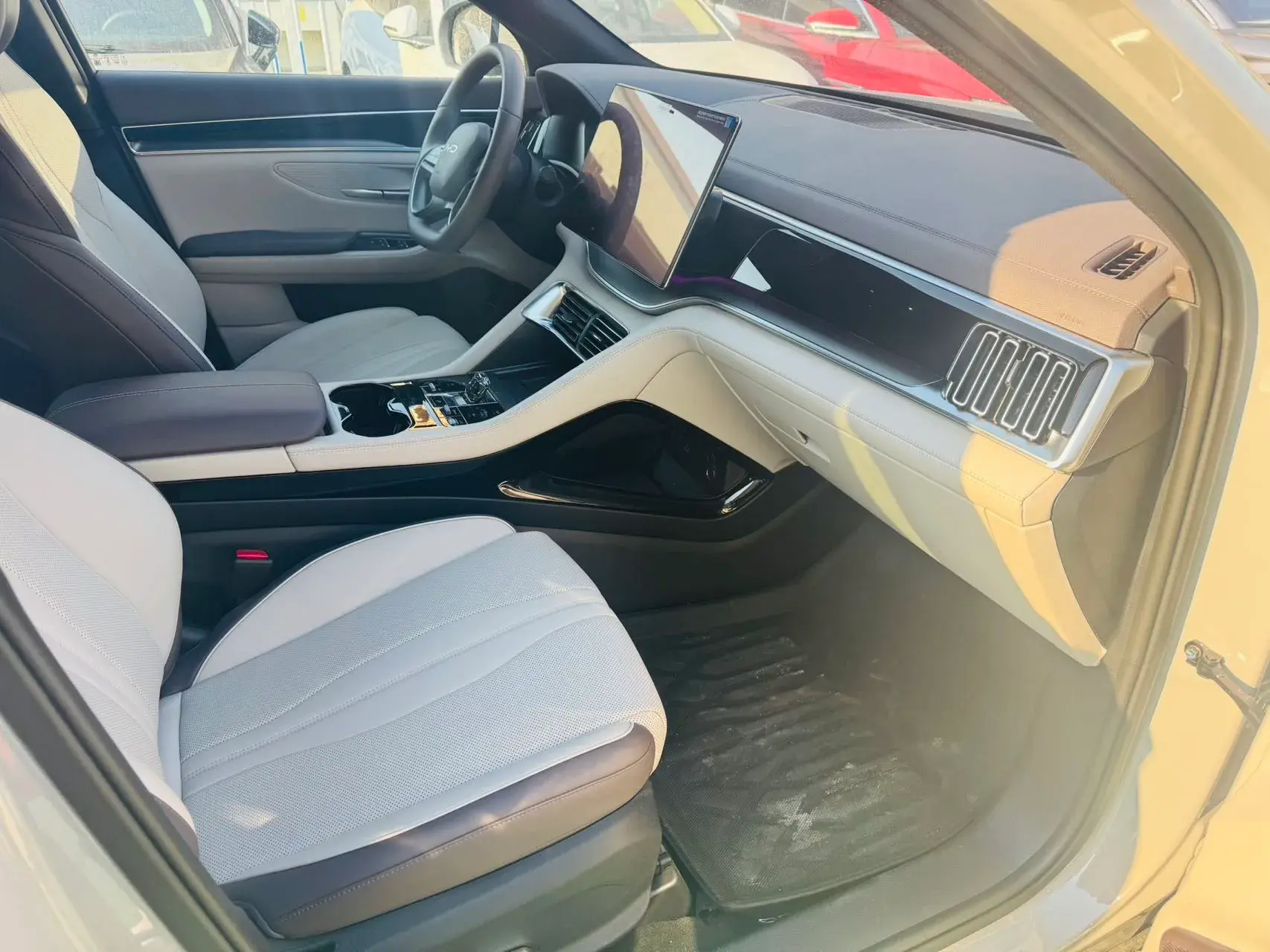 2025 BYD SONG thumbnail 3