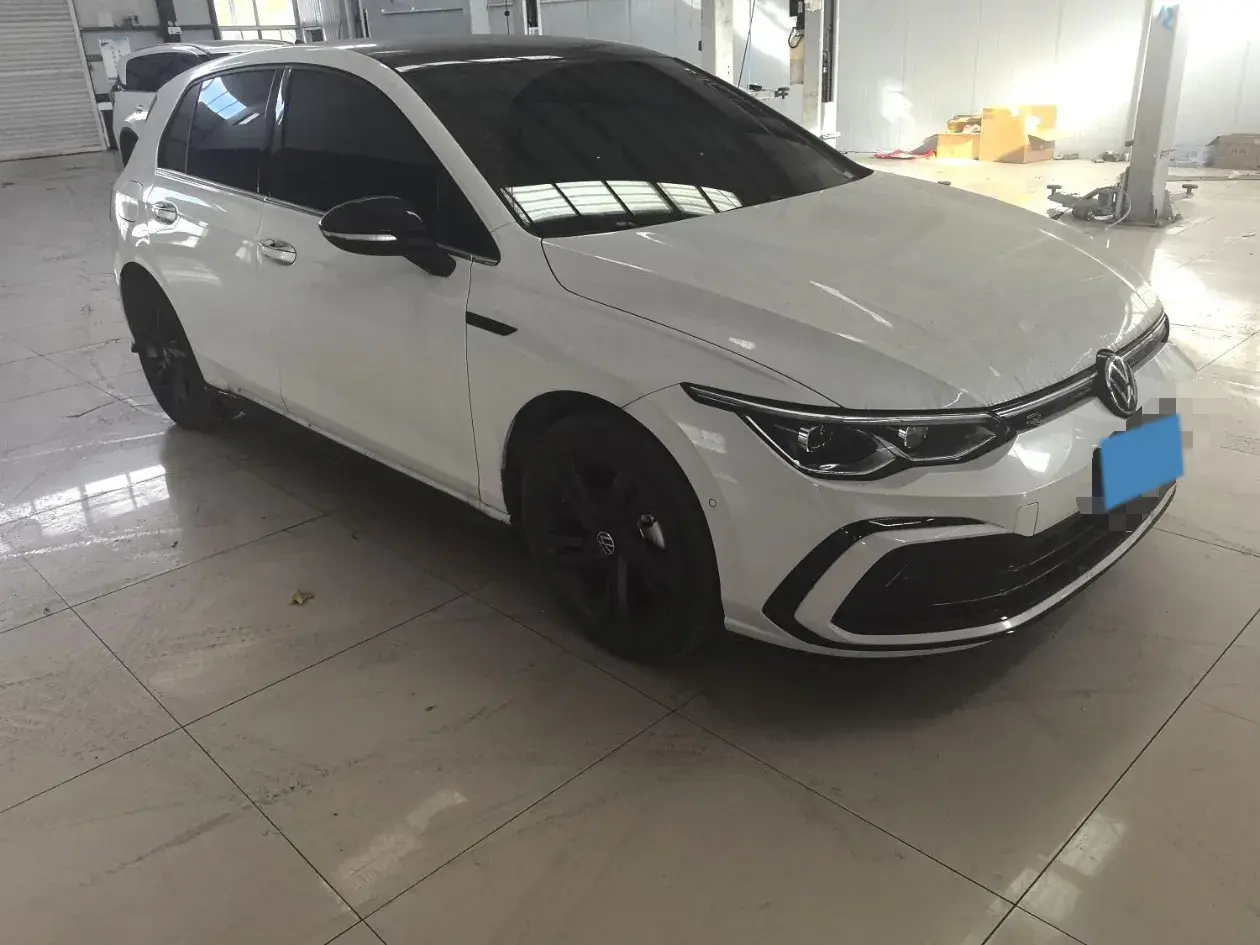 2023 VOLKSWAGEN GOLF thumbnail 3