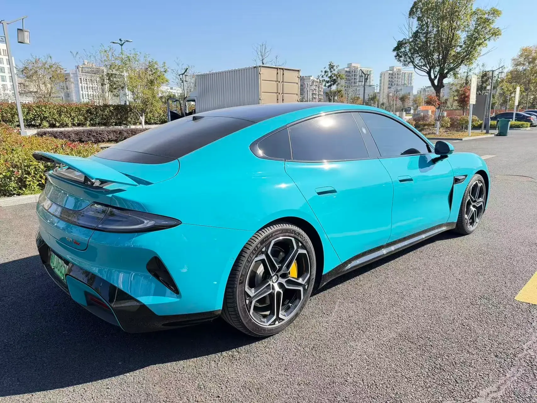 2024 MI SU7 thumbnail 4