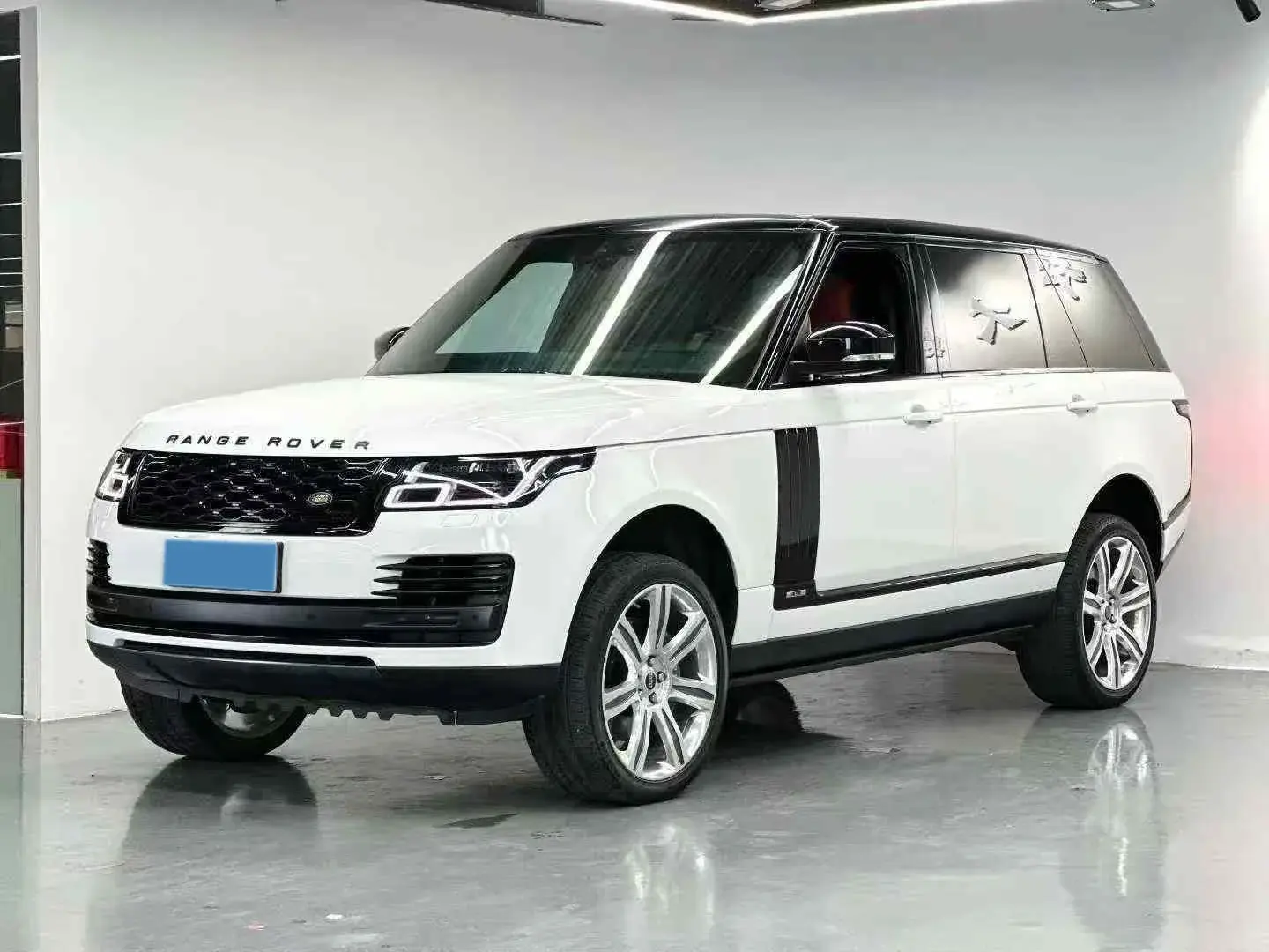 2018 LAND ROVER view 1