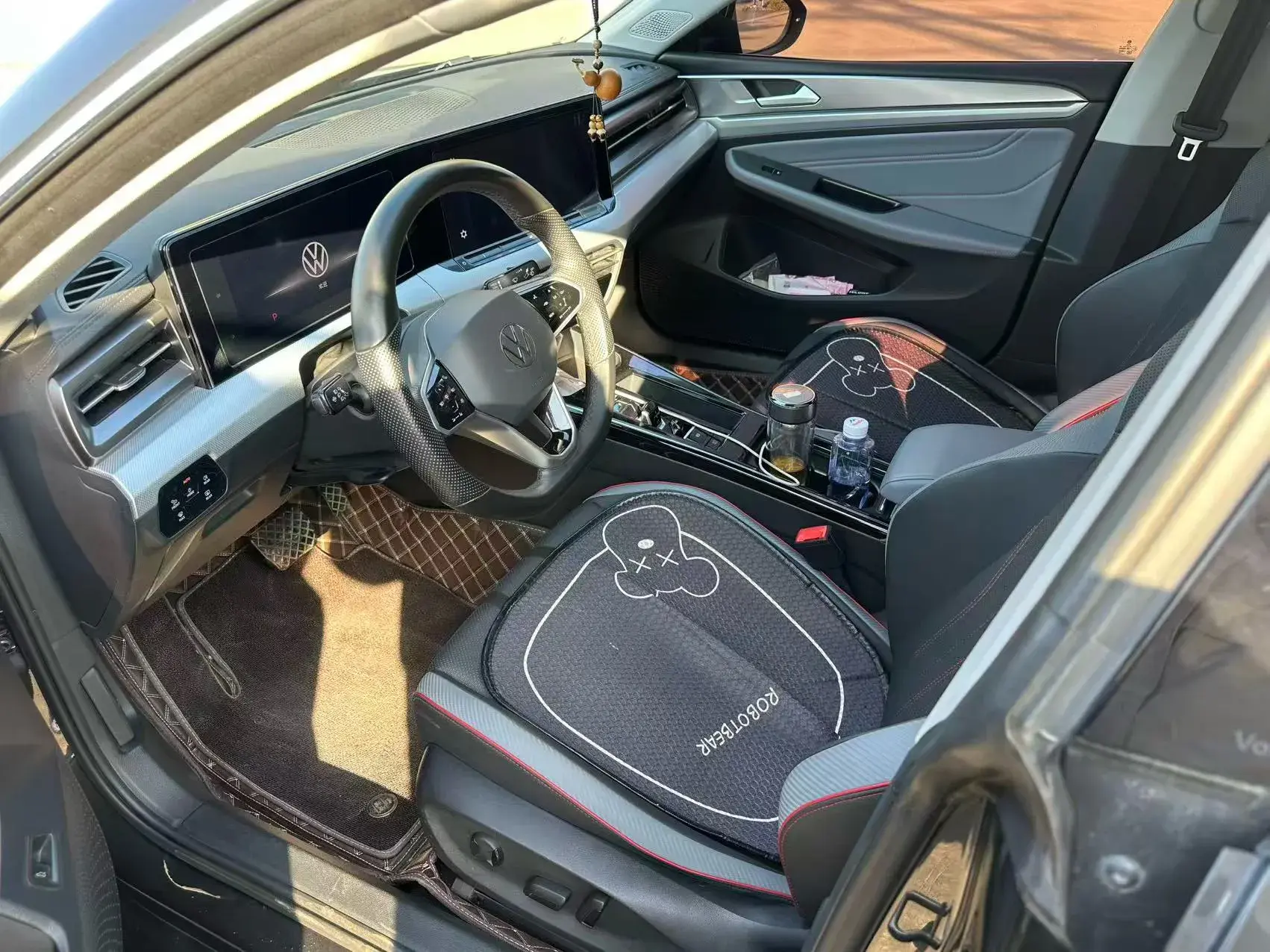 2023 VOLKSWAGEN LAMANDO thumbnail 2