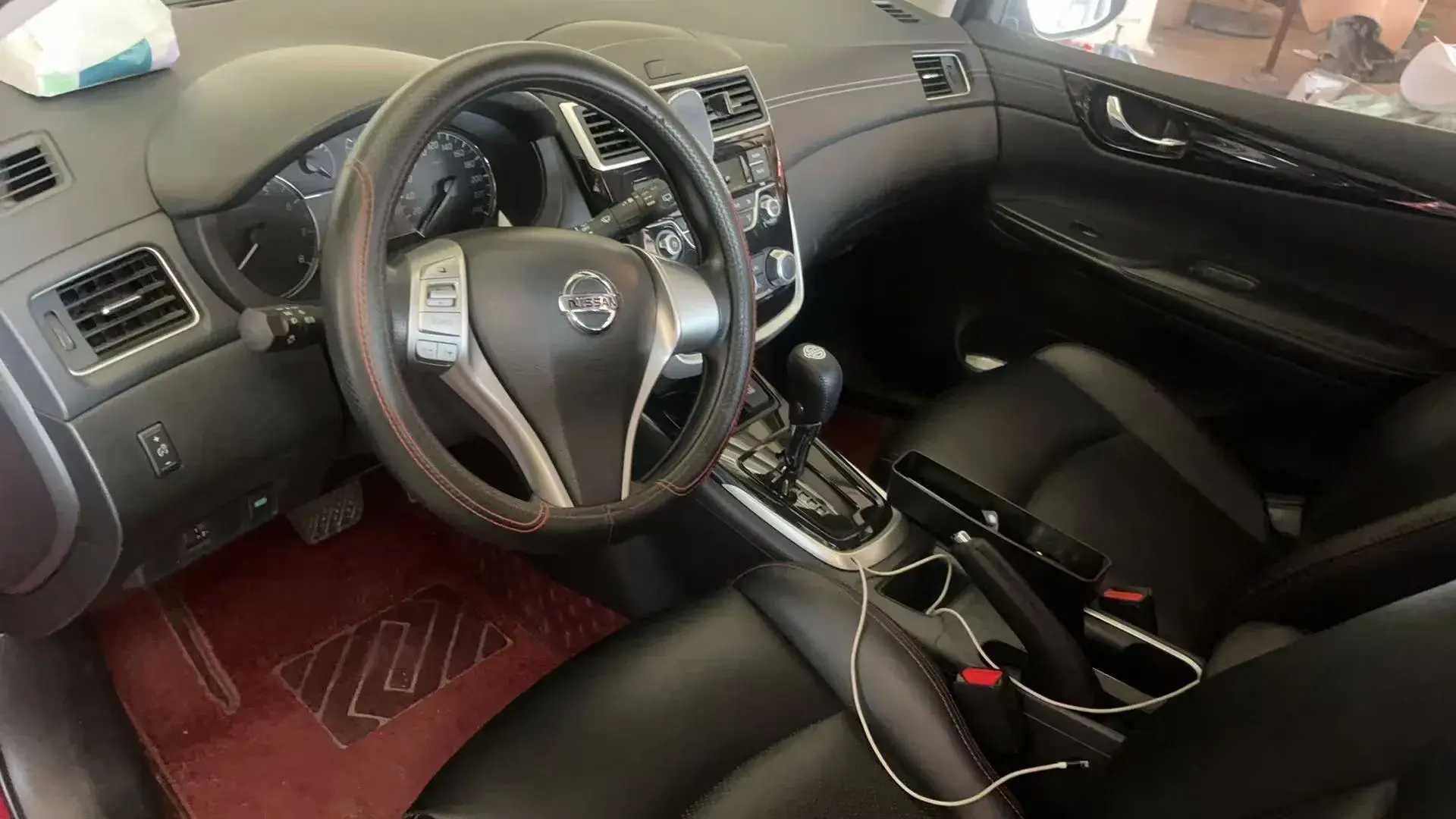 2019 NISSAN TIIDA thumbnail 4