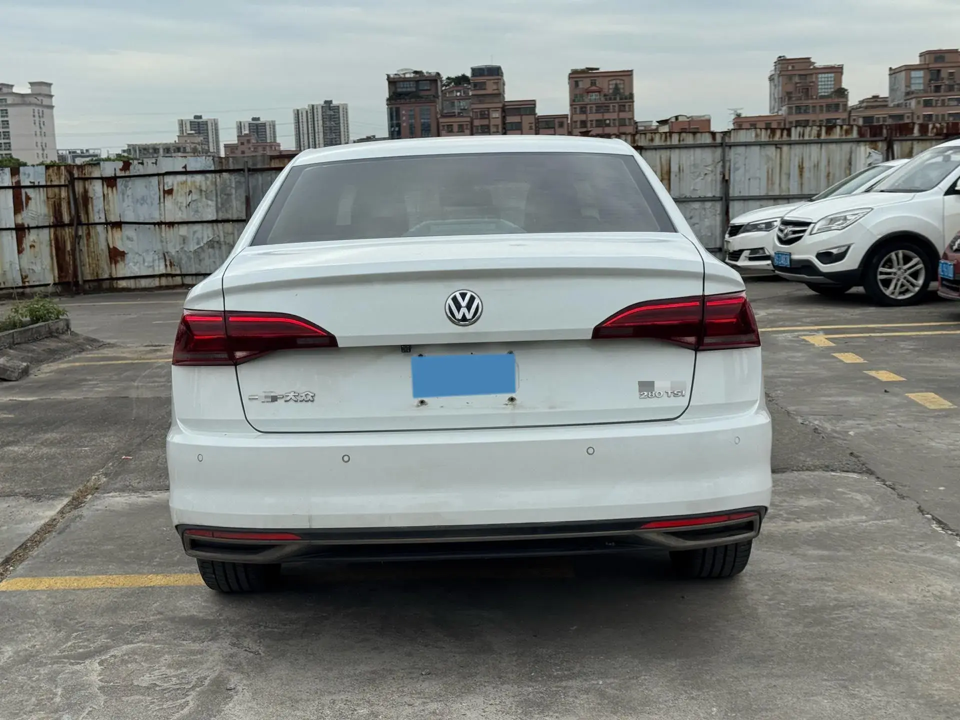 2019 VOLKSWAGEN BORA thumbnail 4