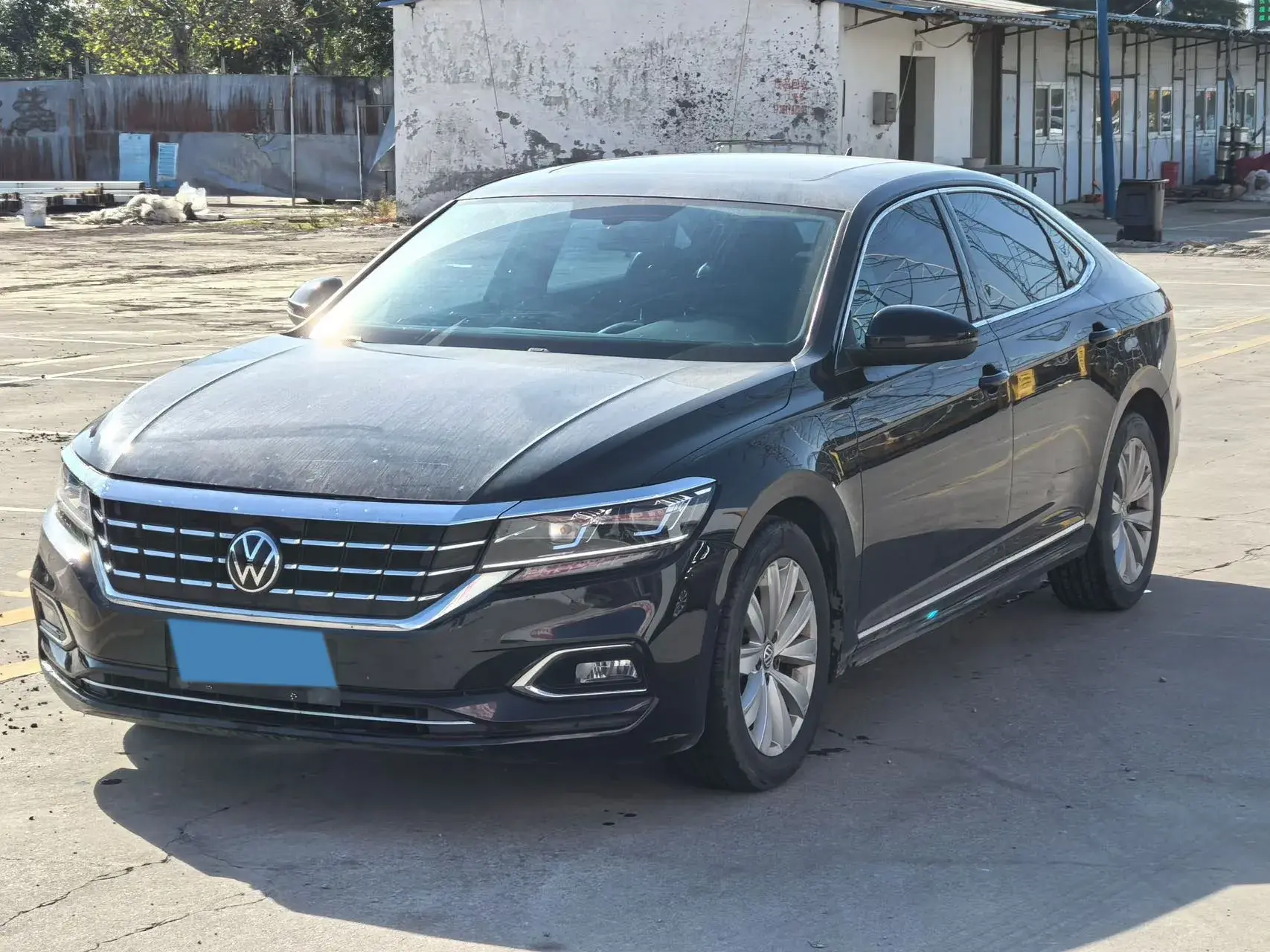 2019 VOLKSWAGEN PASSAT view 1