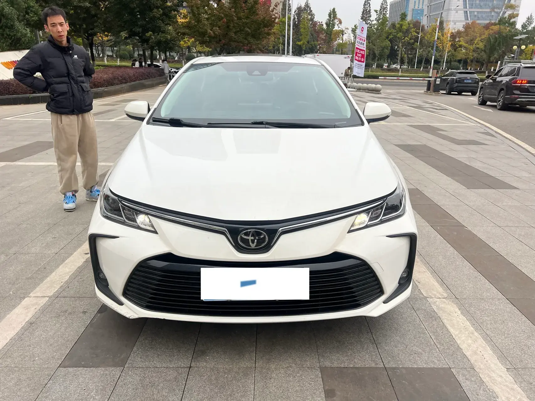 2019 TOYOTA COROLLA thumbnail 2