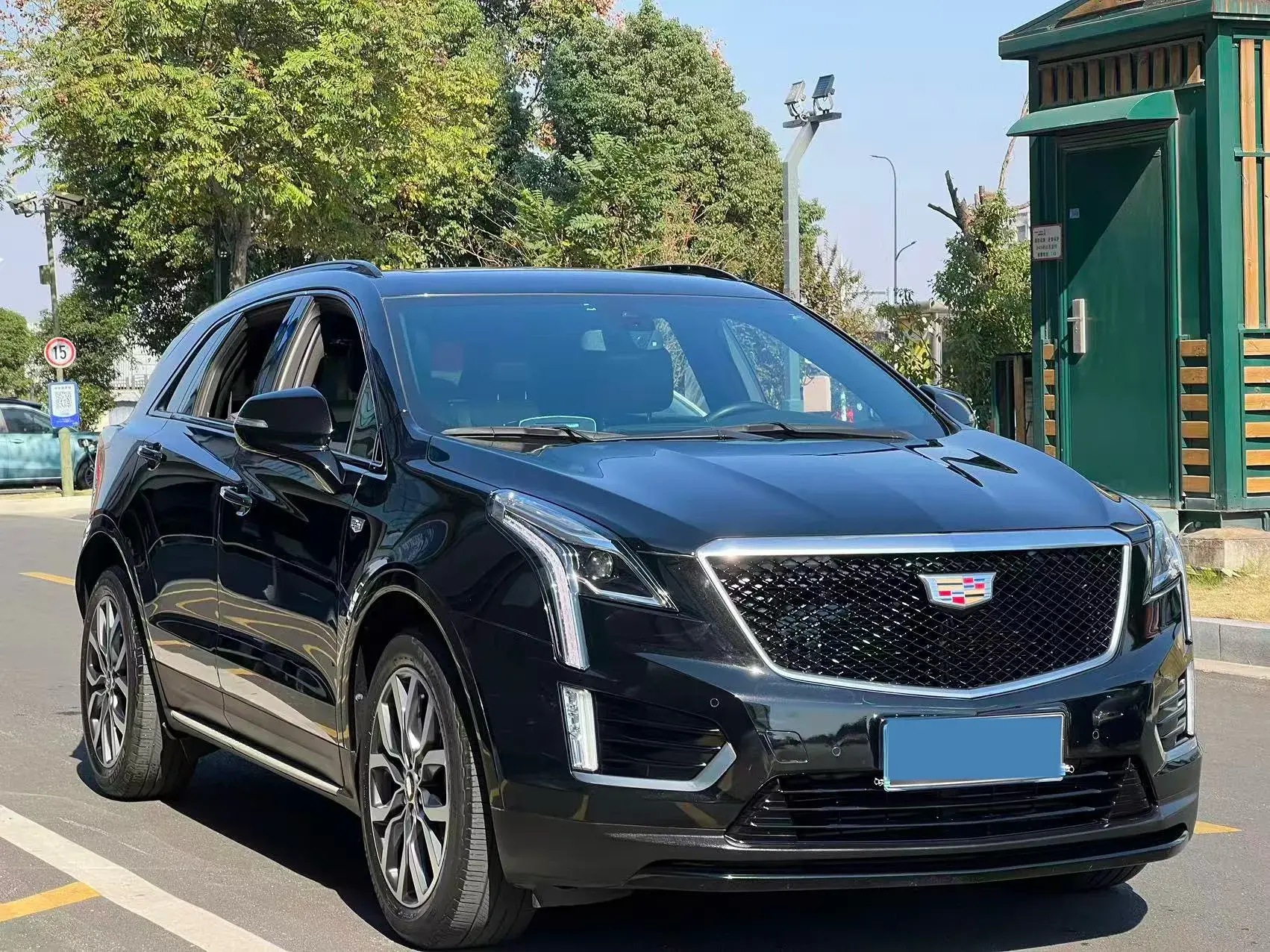 2022 CADILLAC XT5 thumbnail 3