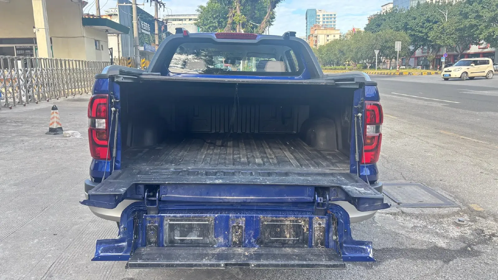 2024 ChangAn Hunter 2.0T 190HP L4 REEV 31.18KWH,autocango,china used car exporter,china ev exporter,chinese used car exporter,chinese used ev exporter