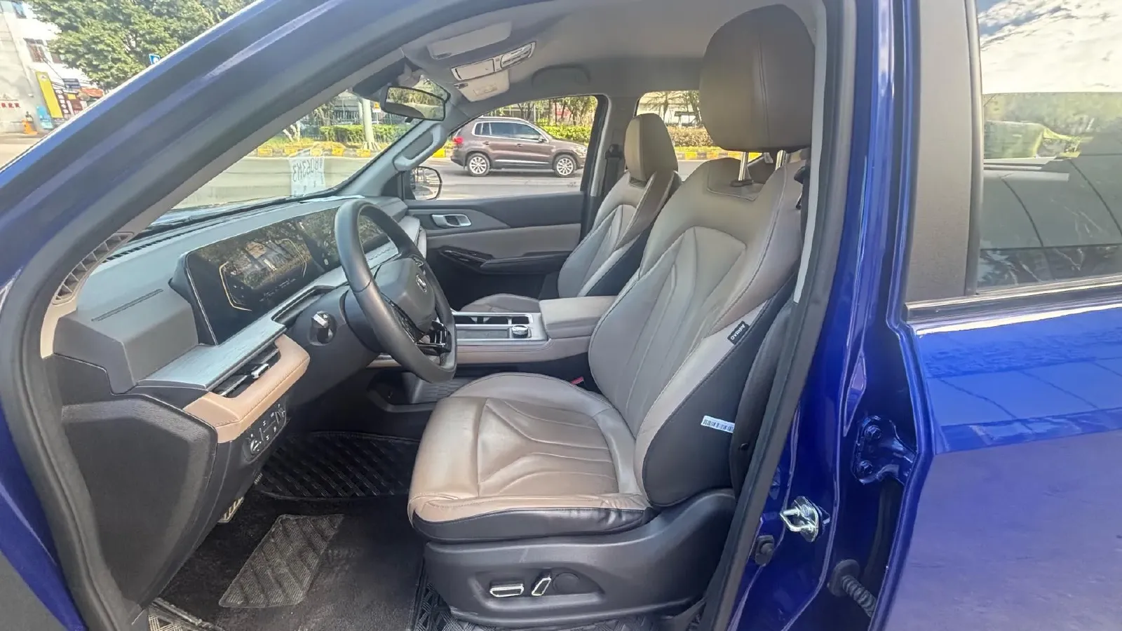 2024 ChangAn Hunter 2.0T 190HP L4 REEV 31.18KWH,autocango,china used car exporter,china ev exporter,chinese used car exporter,chinese used ev exporter