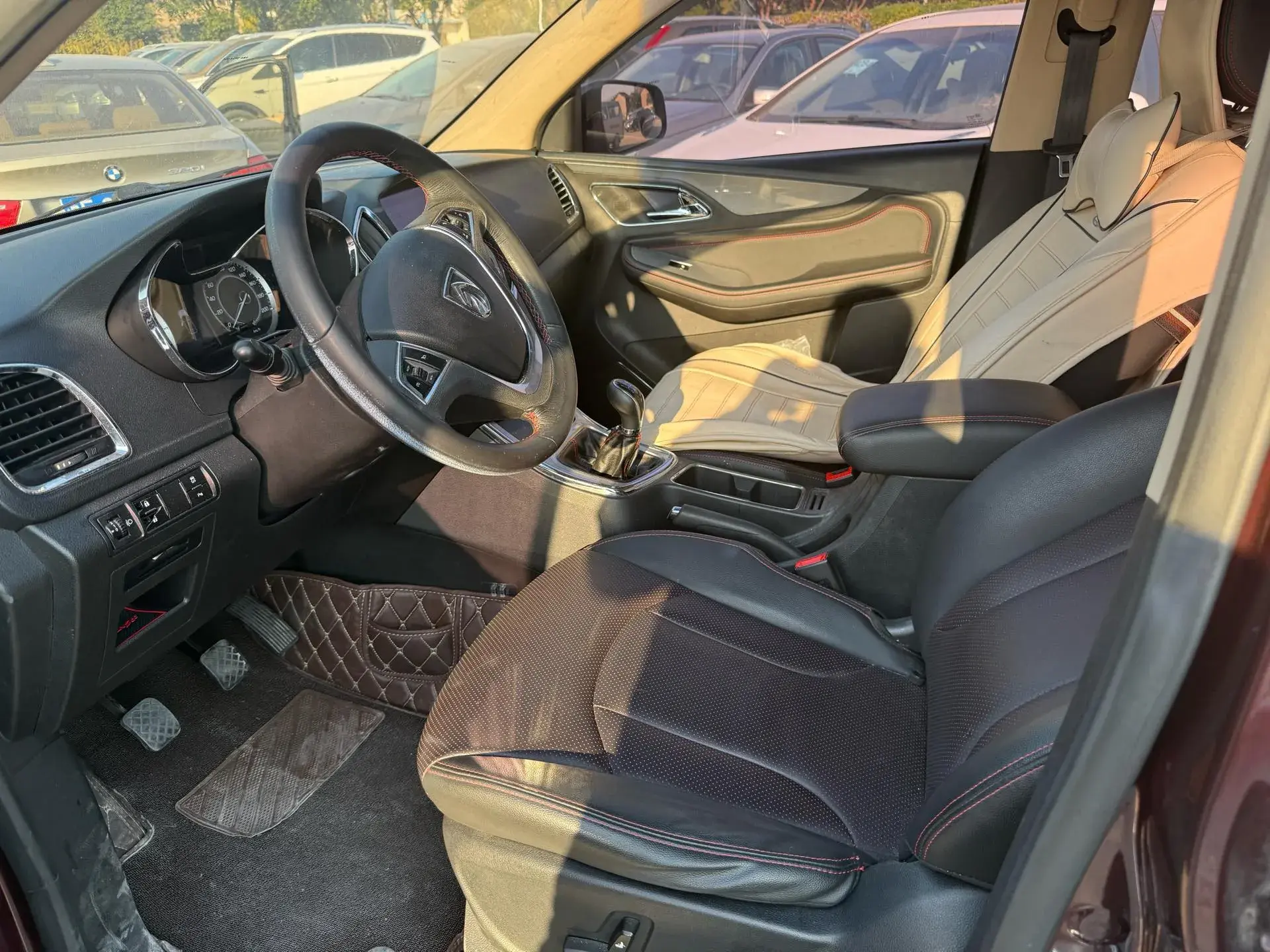 2015 BAOJUN 560 thumbnail 4