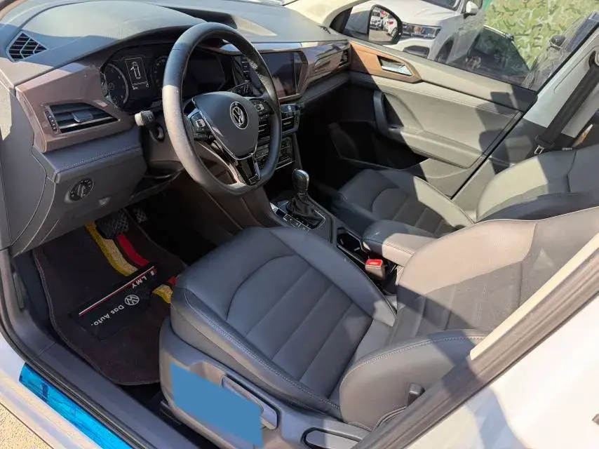 2021 VOLKSWAGEN THARU thumbnail 4