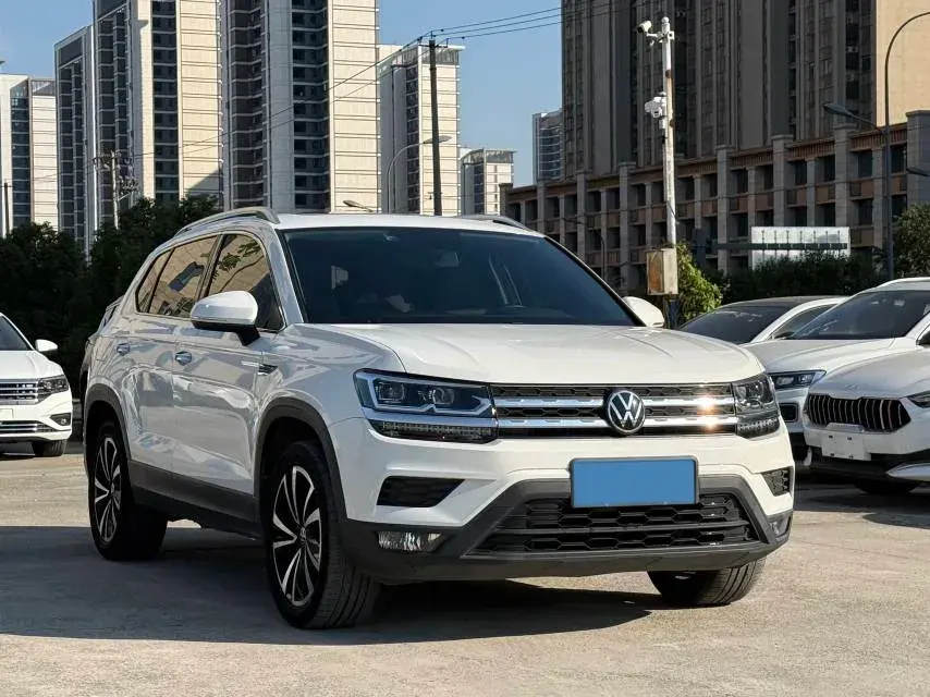 2021 VOLKSWAGEN THARU thumbnail 3