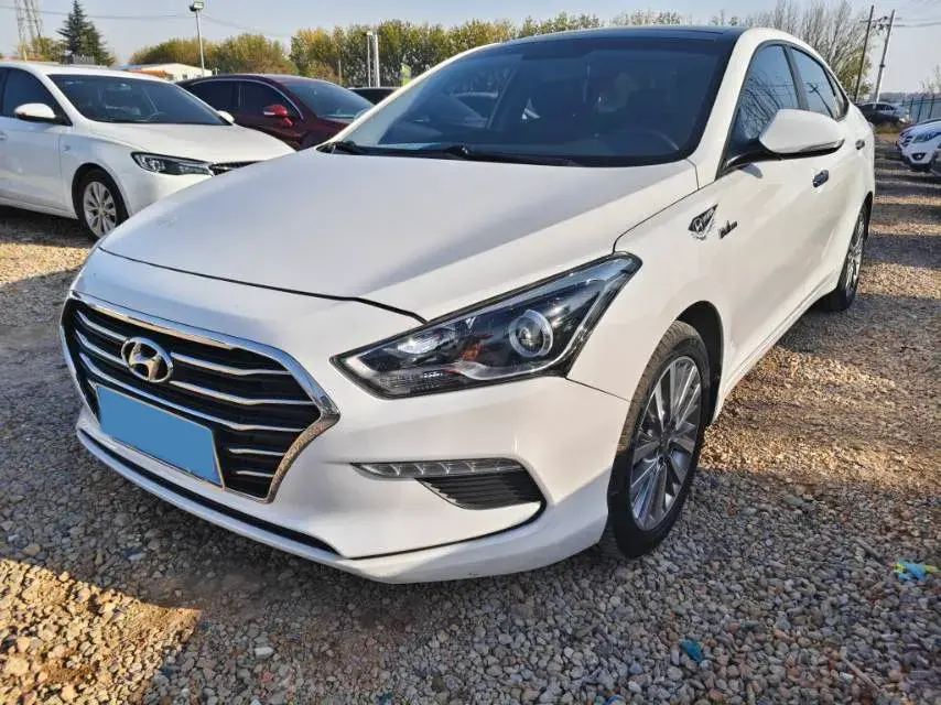 2017 HYUNDAI MISTRA view 1