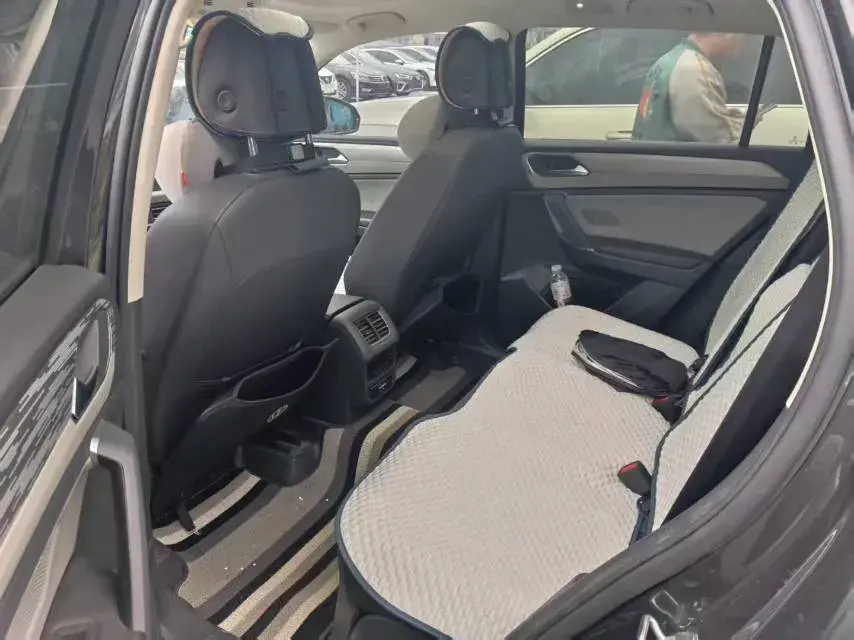 2024 VOLKSWAGEN TAYRON thumbnail 3