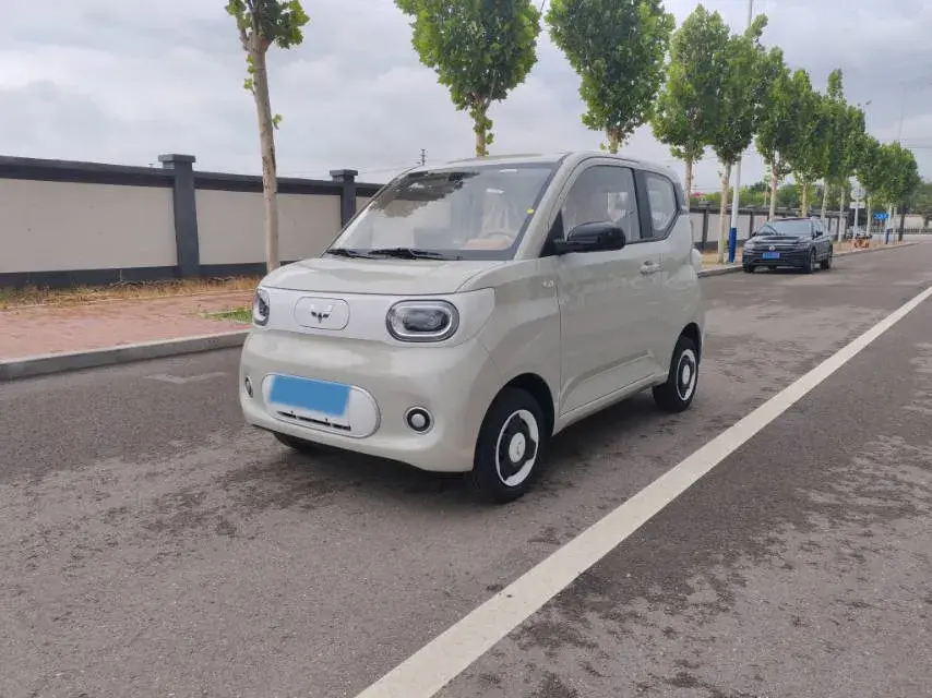 2024 WULING HONGGUANG view 1