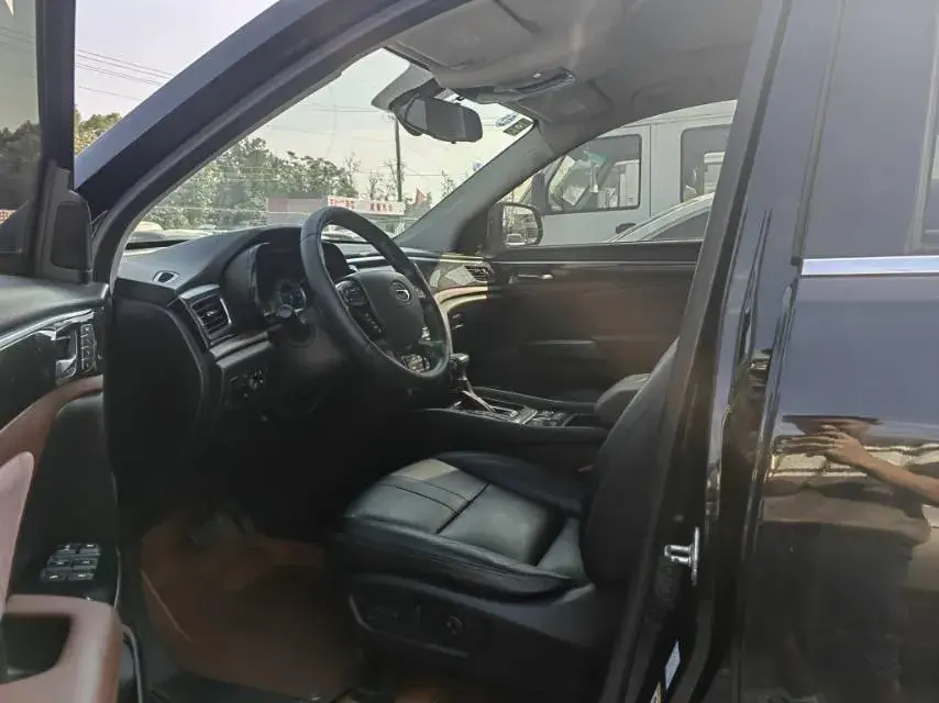 2017 GAC TRUMPCHI thumbnail 3