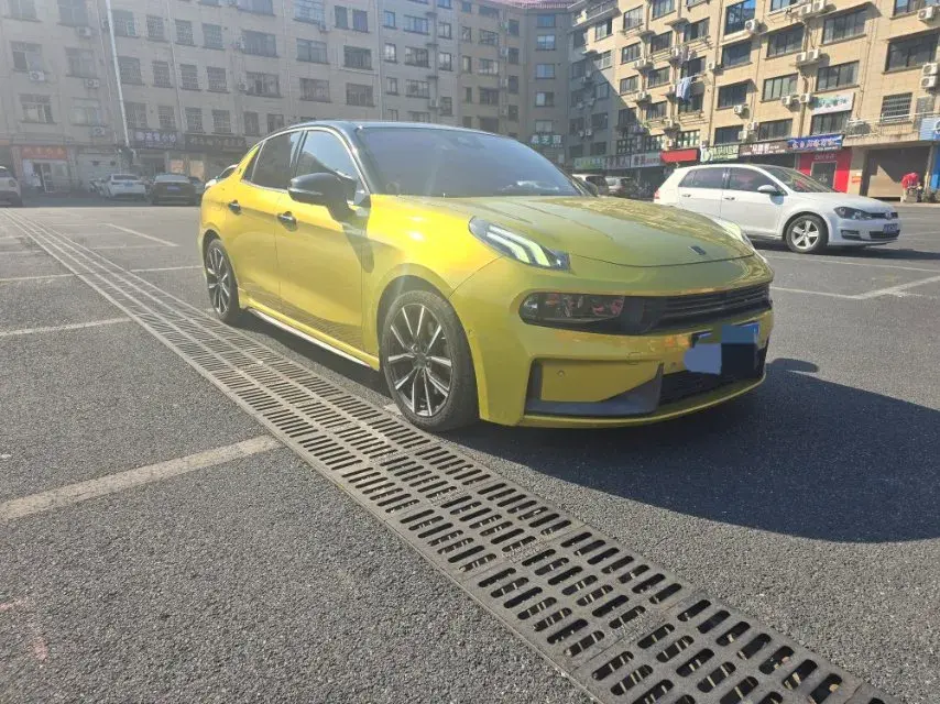 2019 LYNK&CO 03 thumbnail 2