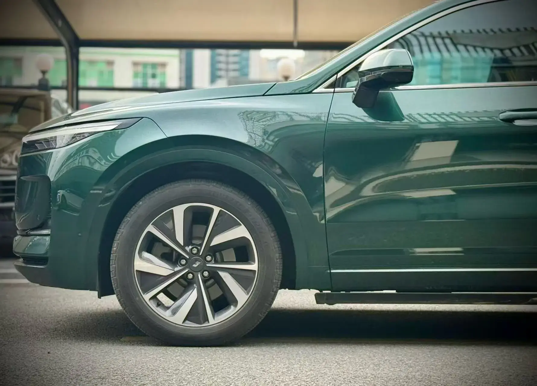 2021 LI ONE thumbnail 3