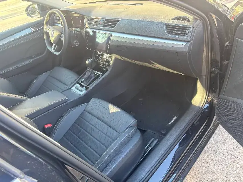 2024 SKODA SUPERB thumbnail 3
