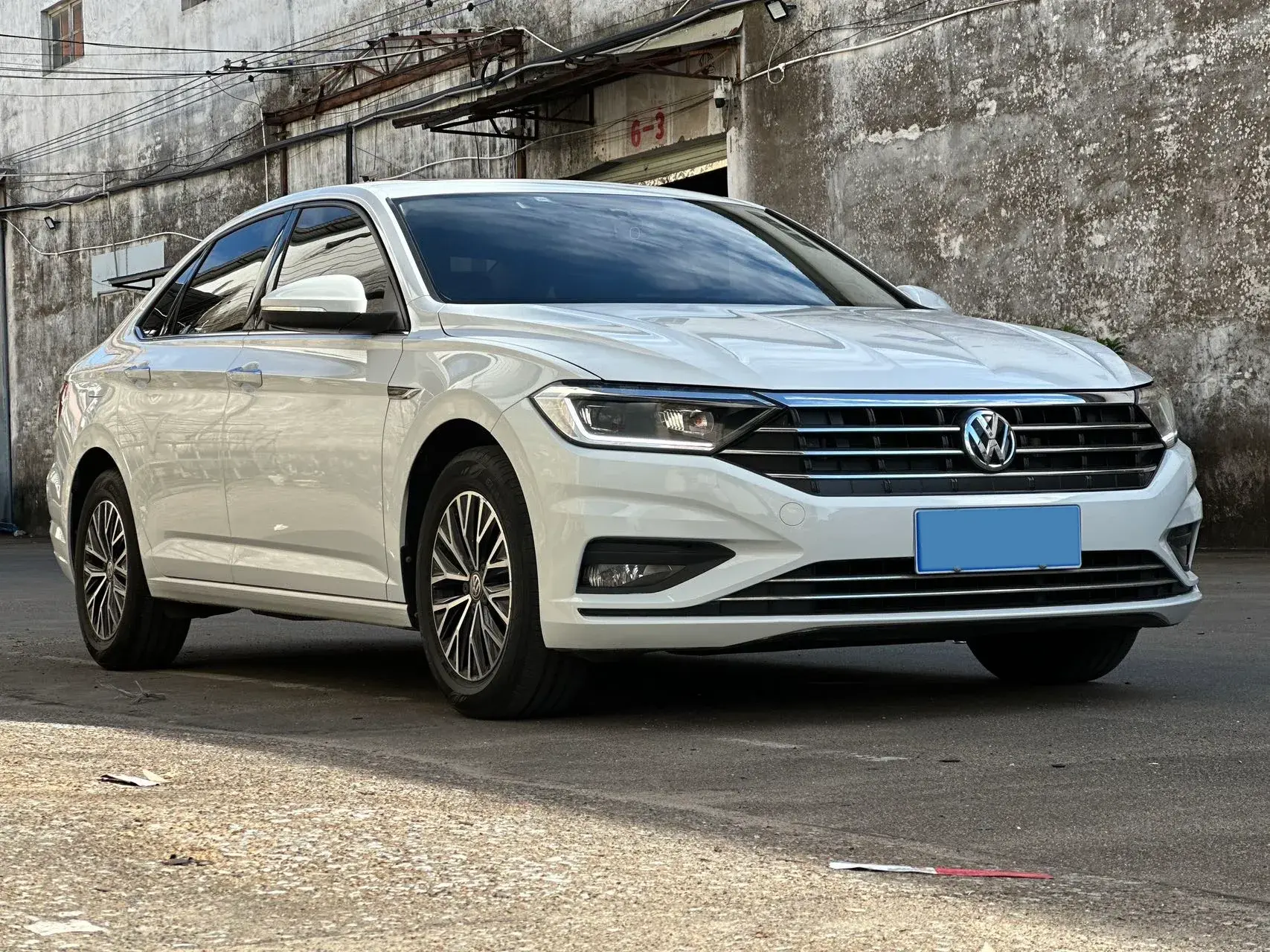 2021 VOLKSWAGEN SAGITAR thumbnail 3