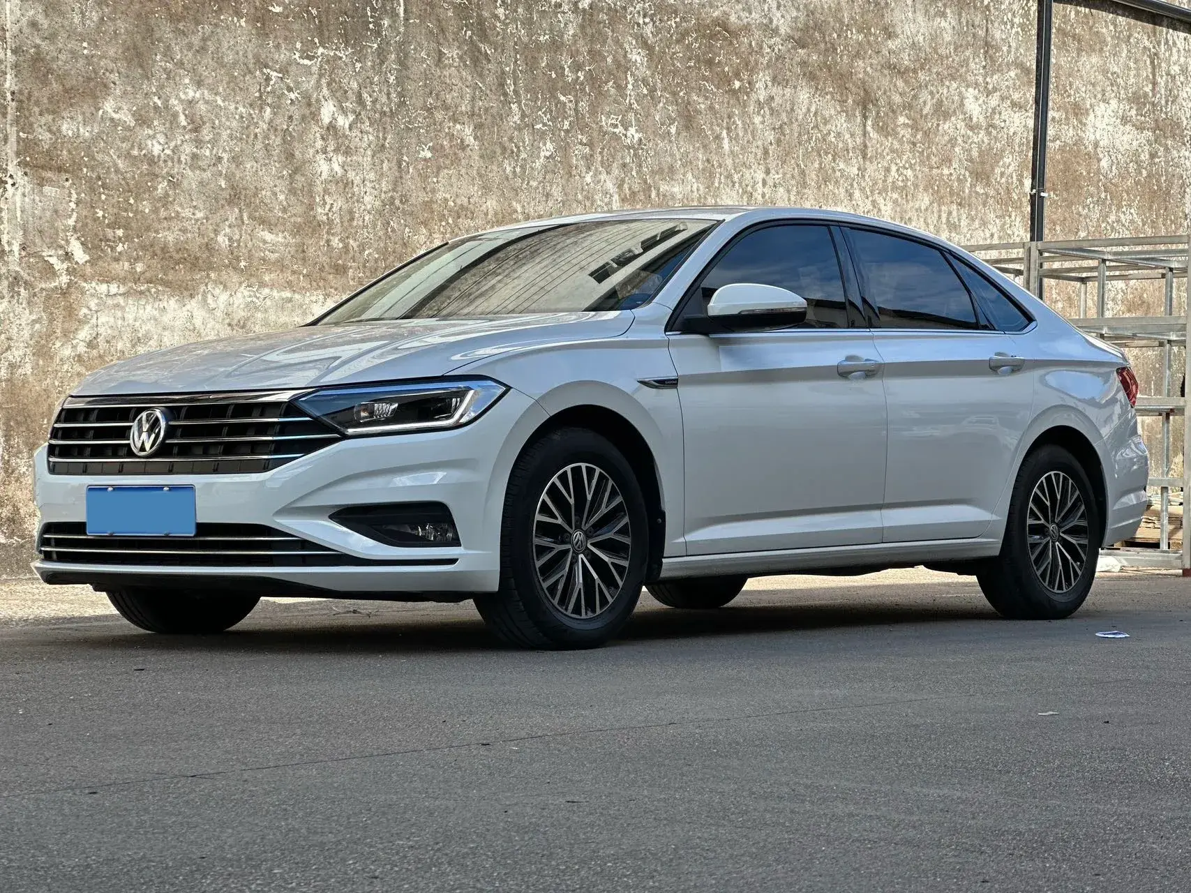 2021 VOLKSWAGEN SAGITAR view 1
