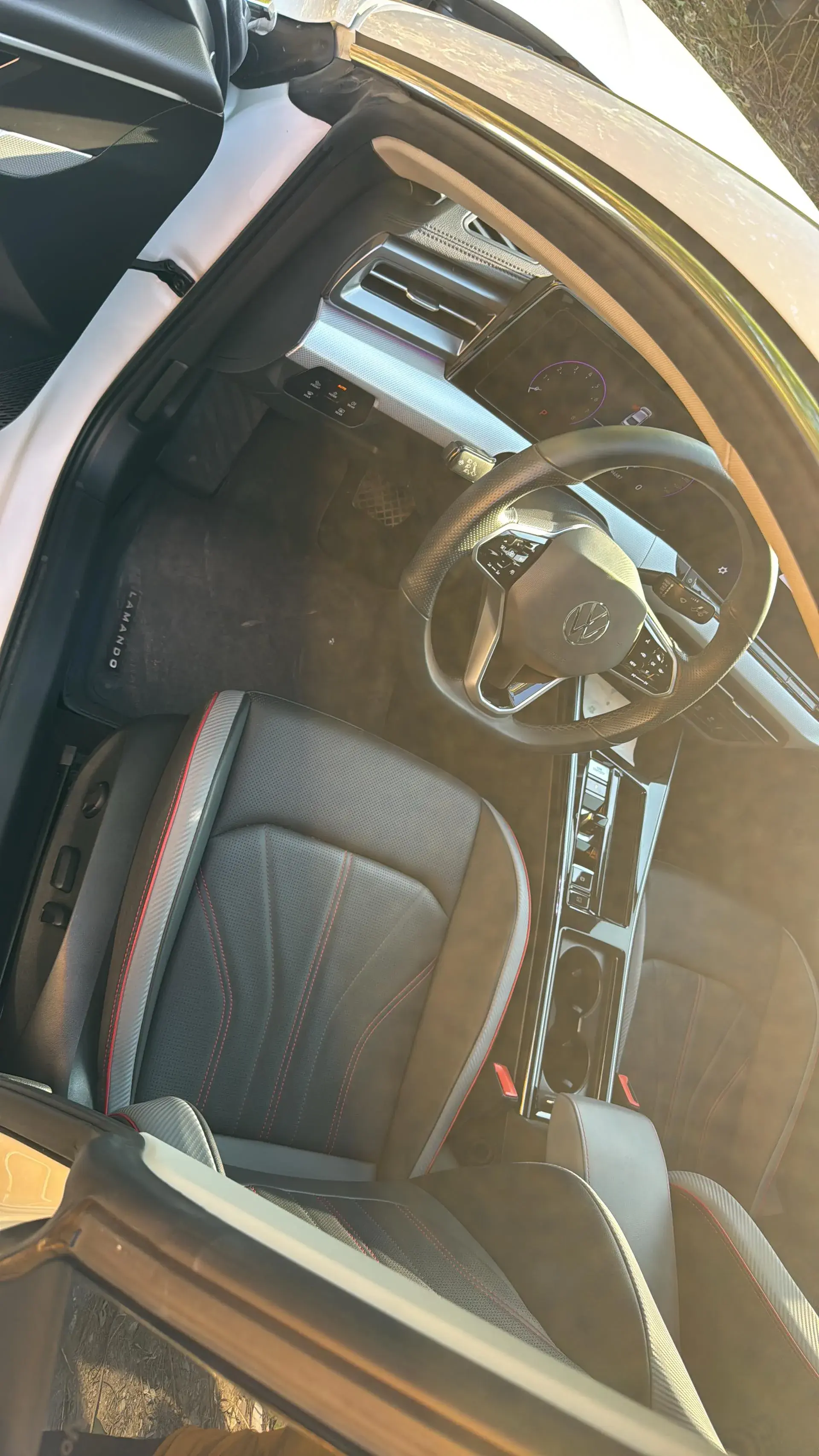 2022 VOLKSWAGEN LAMANDO thumbnail 2