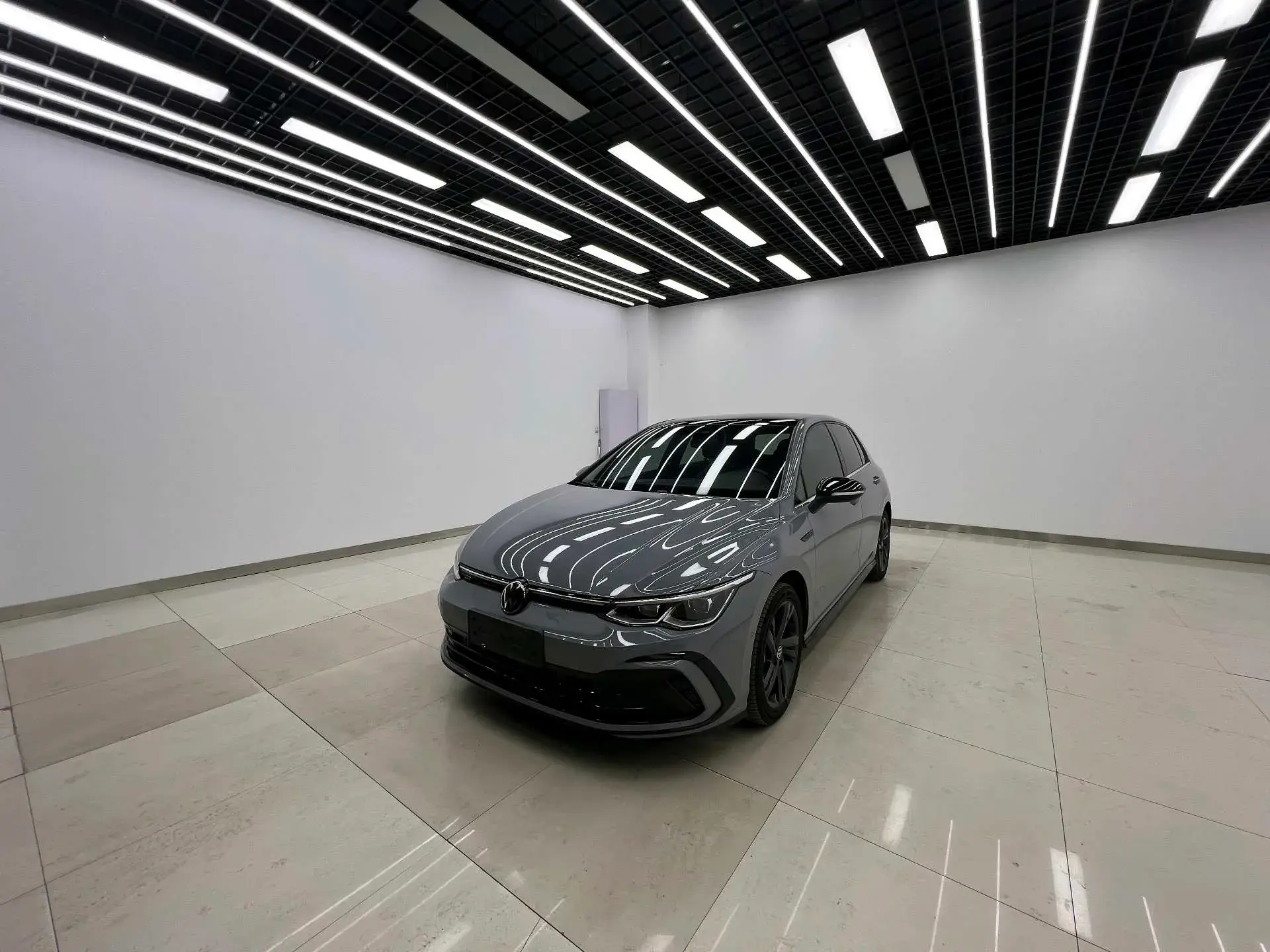 2021 VOLKSWAGEN GOLF view 1