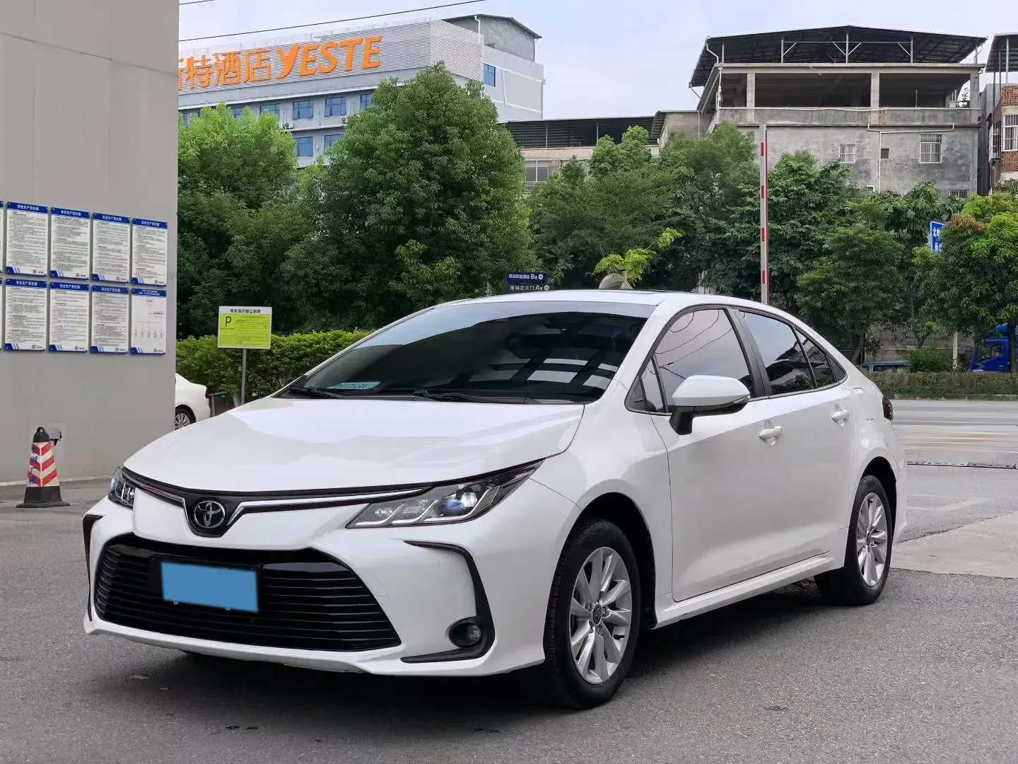 2023 TOYOTA COROLLA view 1