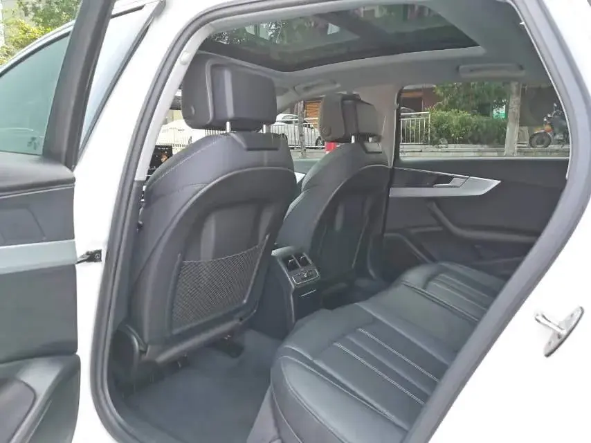 2022 AUDI A4L thumbnail 4