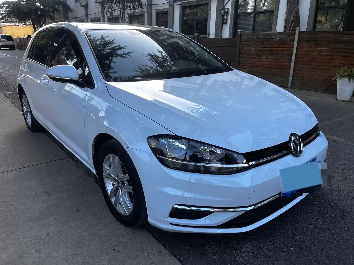 2018 VOLKSWAGEN GOLF thumbnail 3