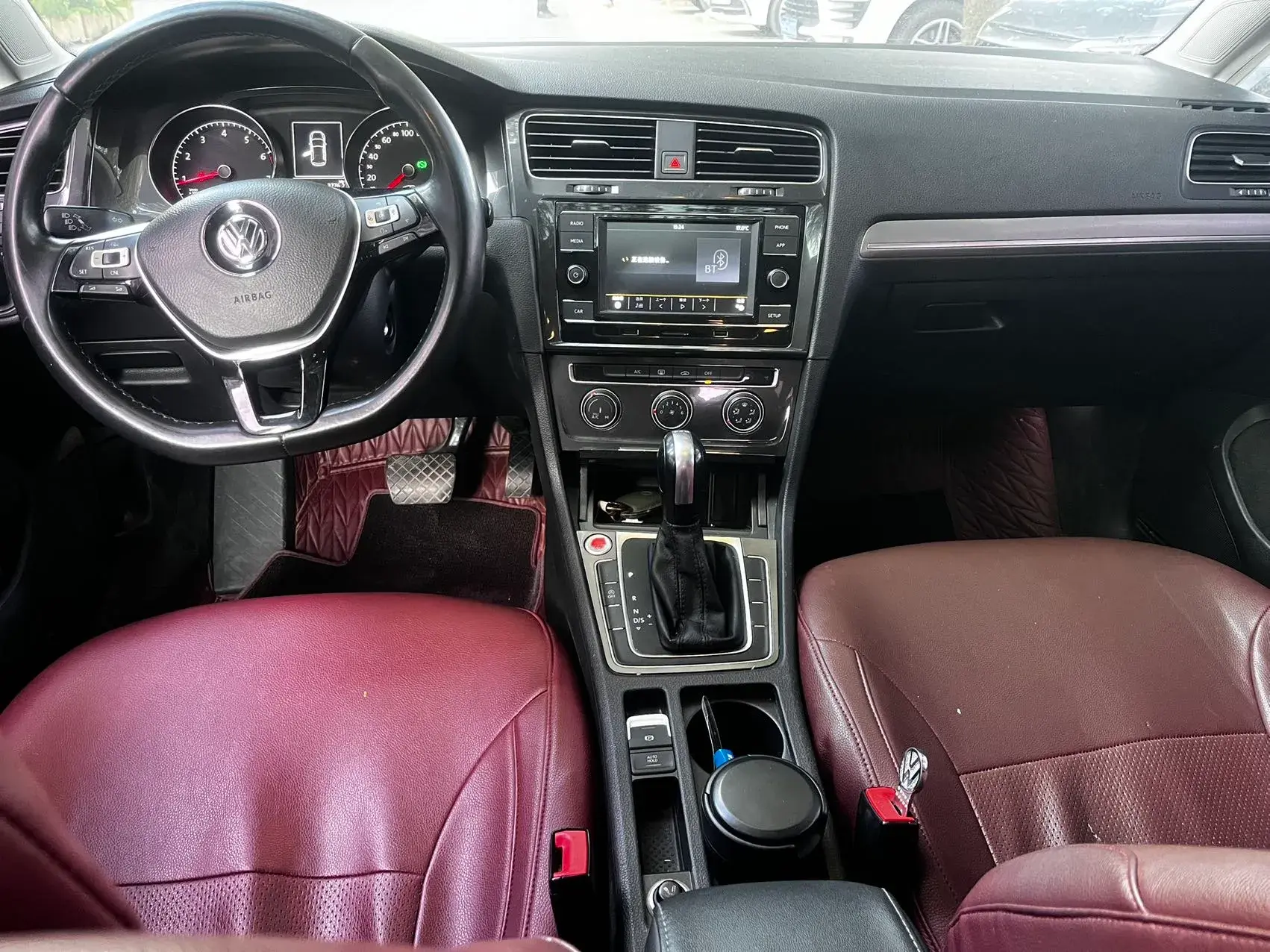 2018 VOLKSWAGEN GOLF thumbnail 4